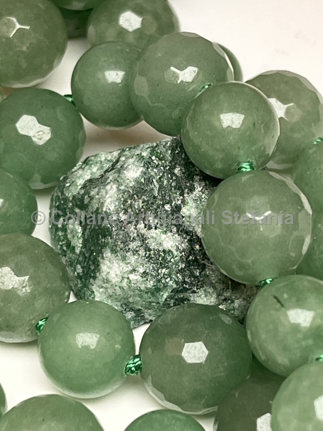 Avventurina verde: caratteristiche, origine e come indossarla