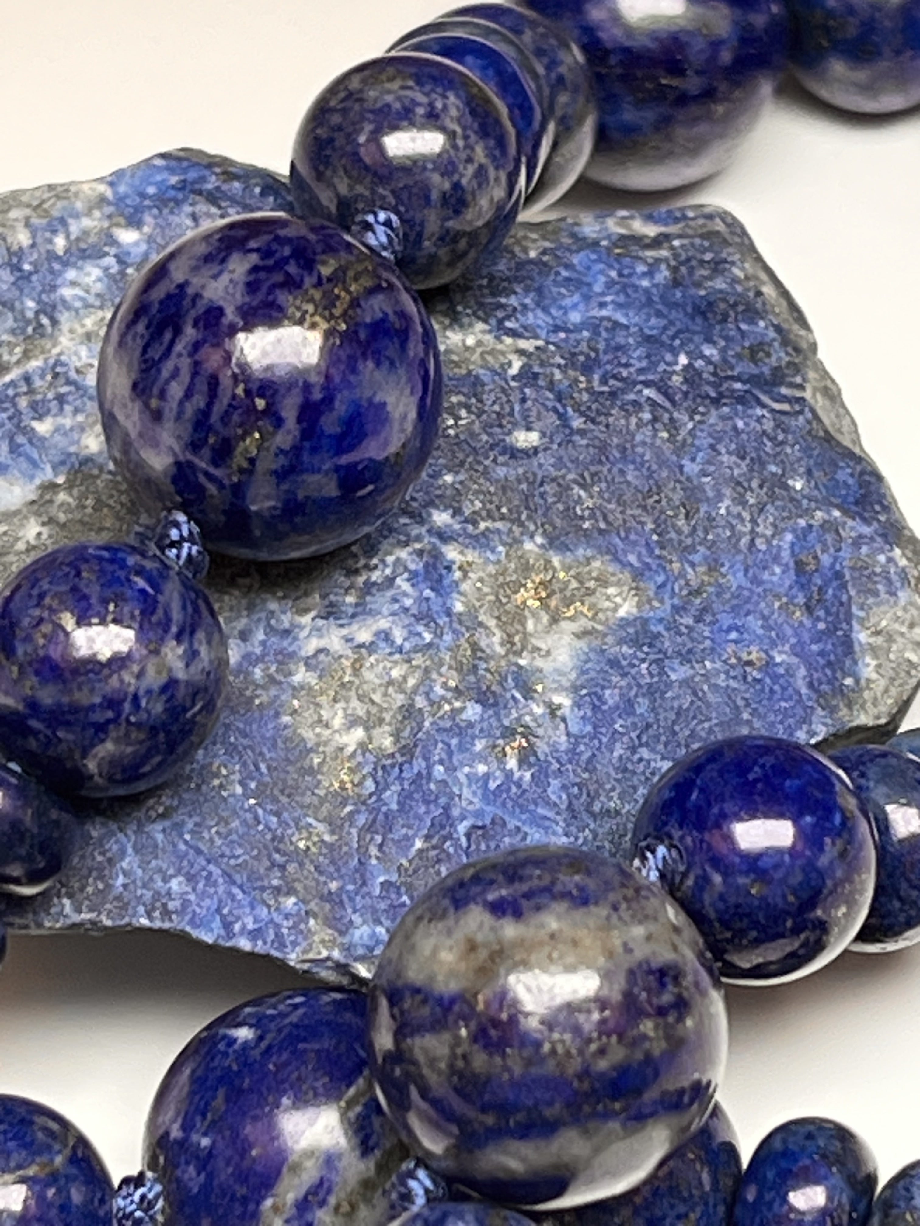 Collana con pietre dure di Lapislazzuli di alta qualità