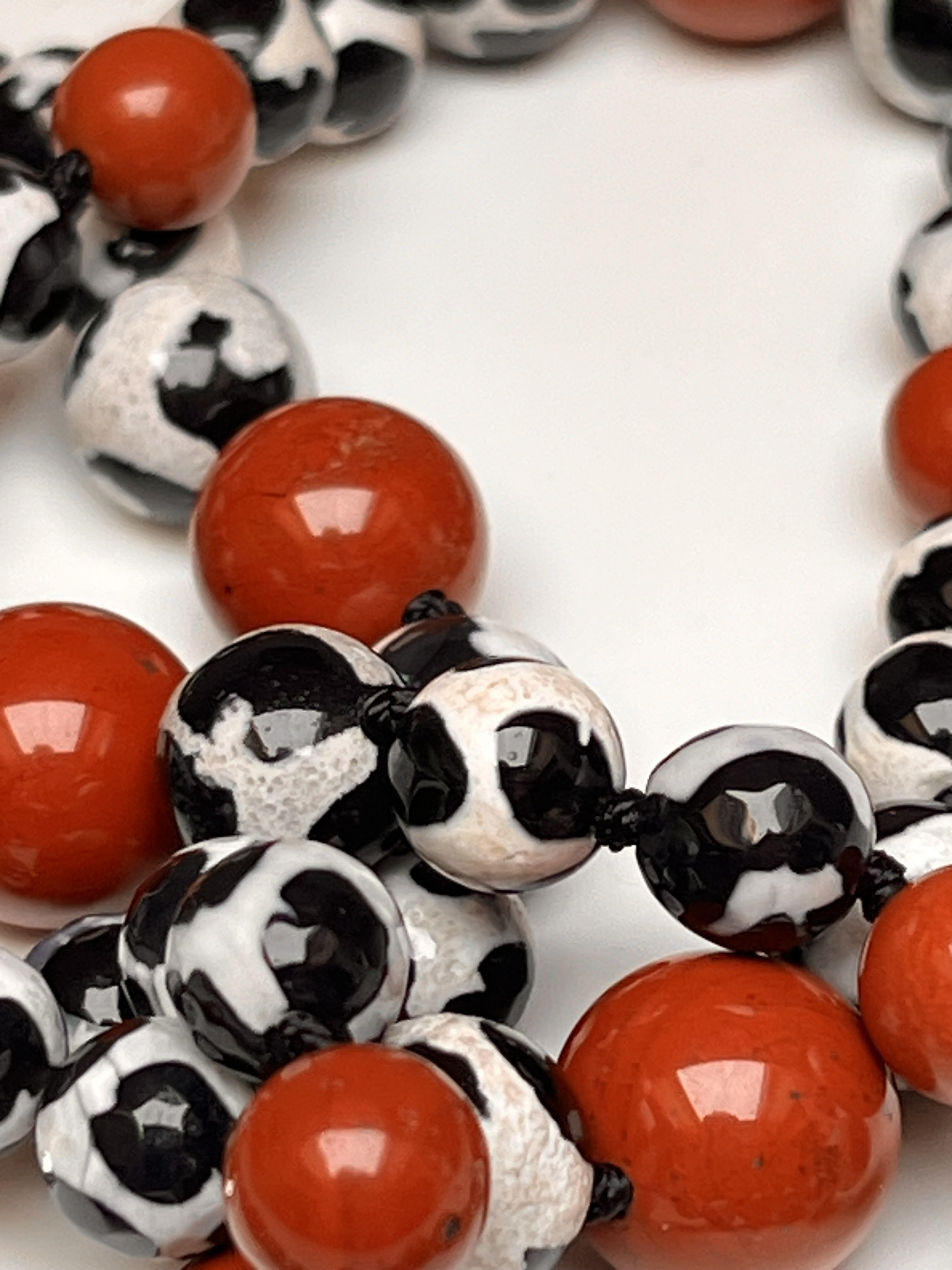 Collana artigianale con Agata tibetana e Diaspro rosso