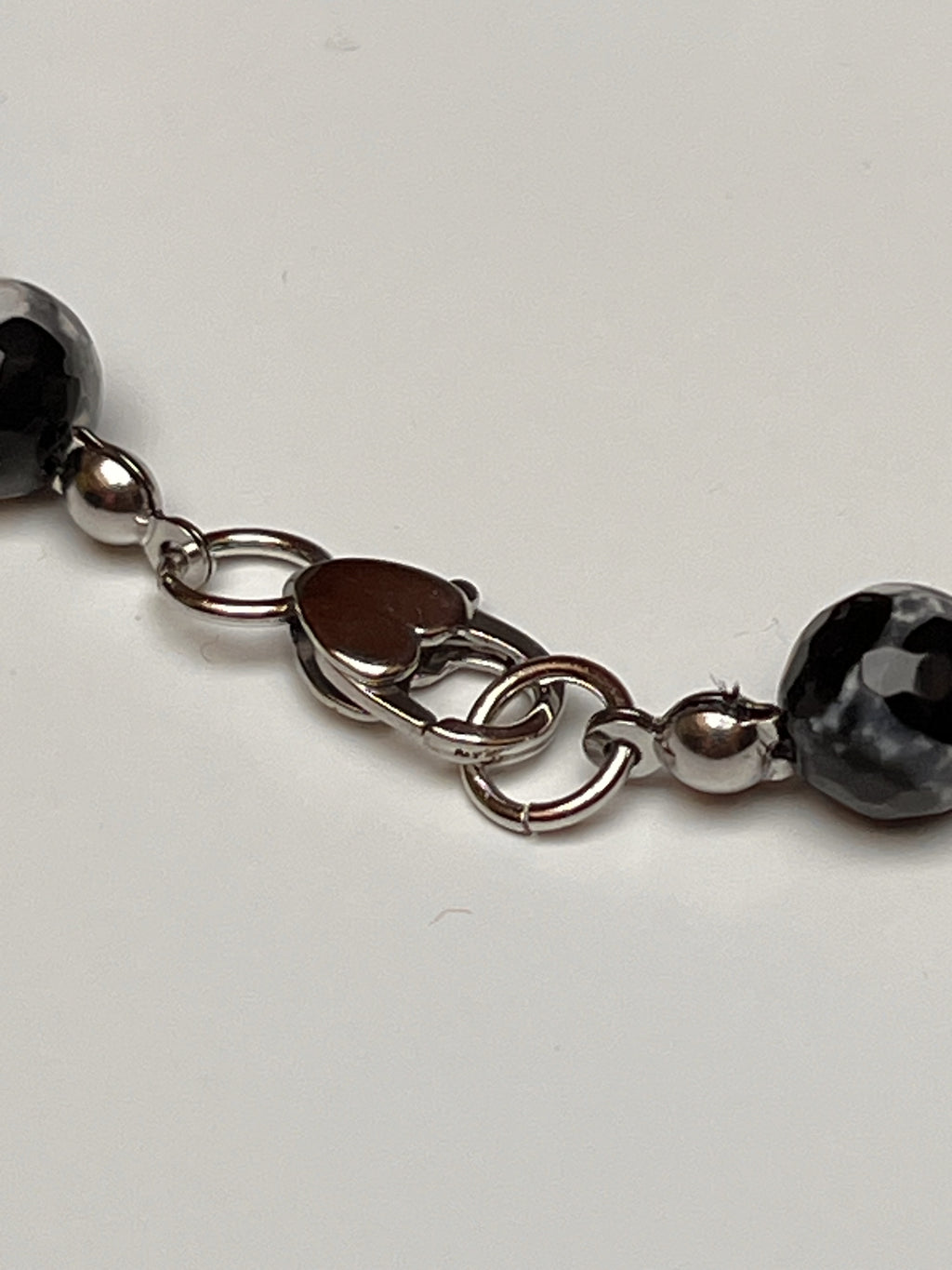 Collana artigianale con Agata tibetana e Diaspro rosso