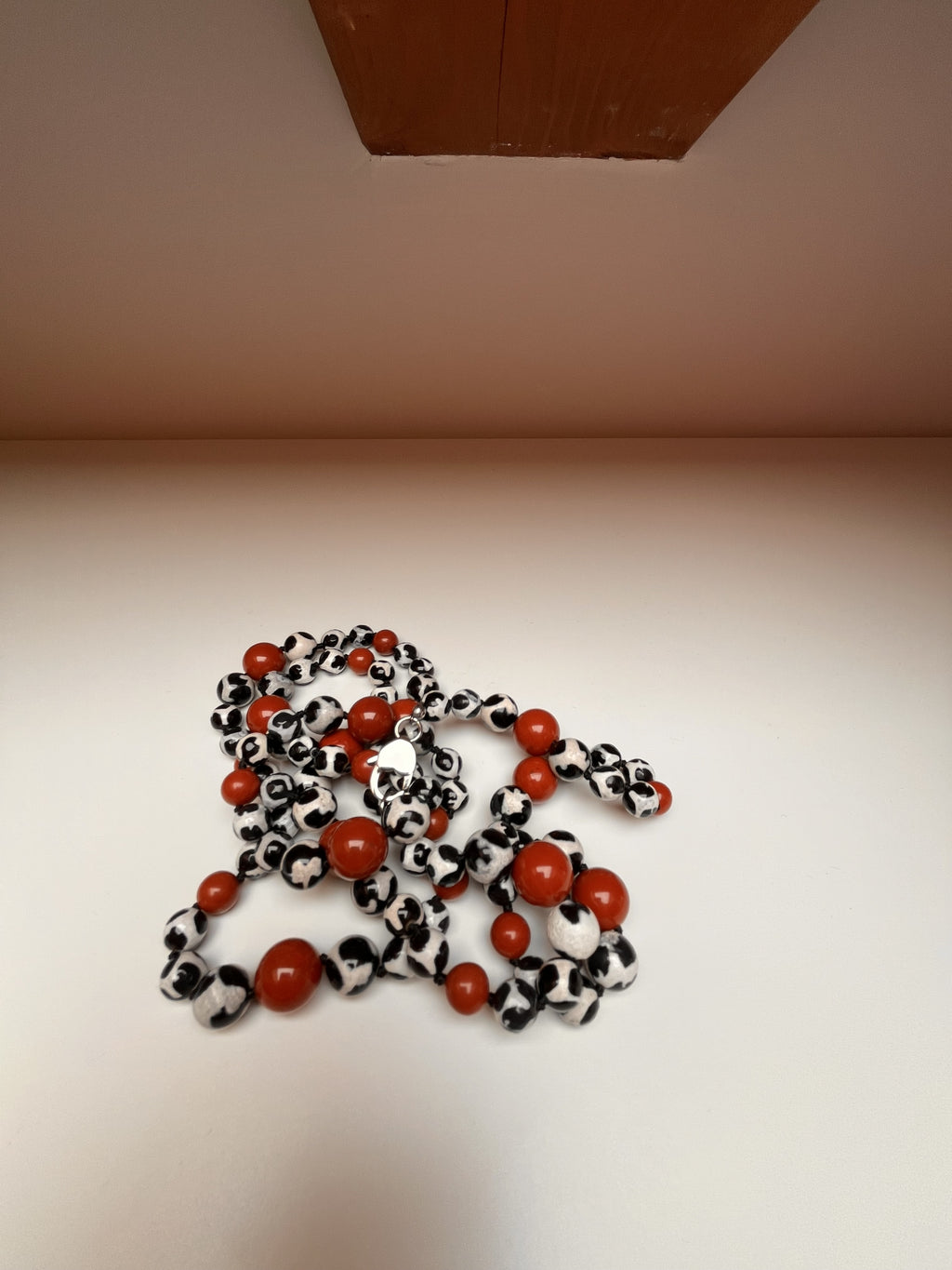 Collana artigianale con Agata tibetana e Diaspro rosso