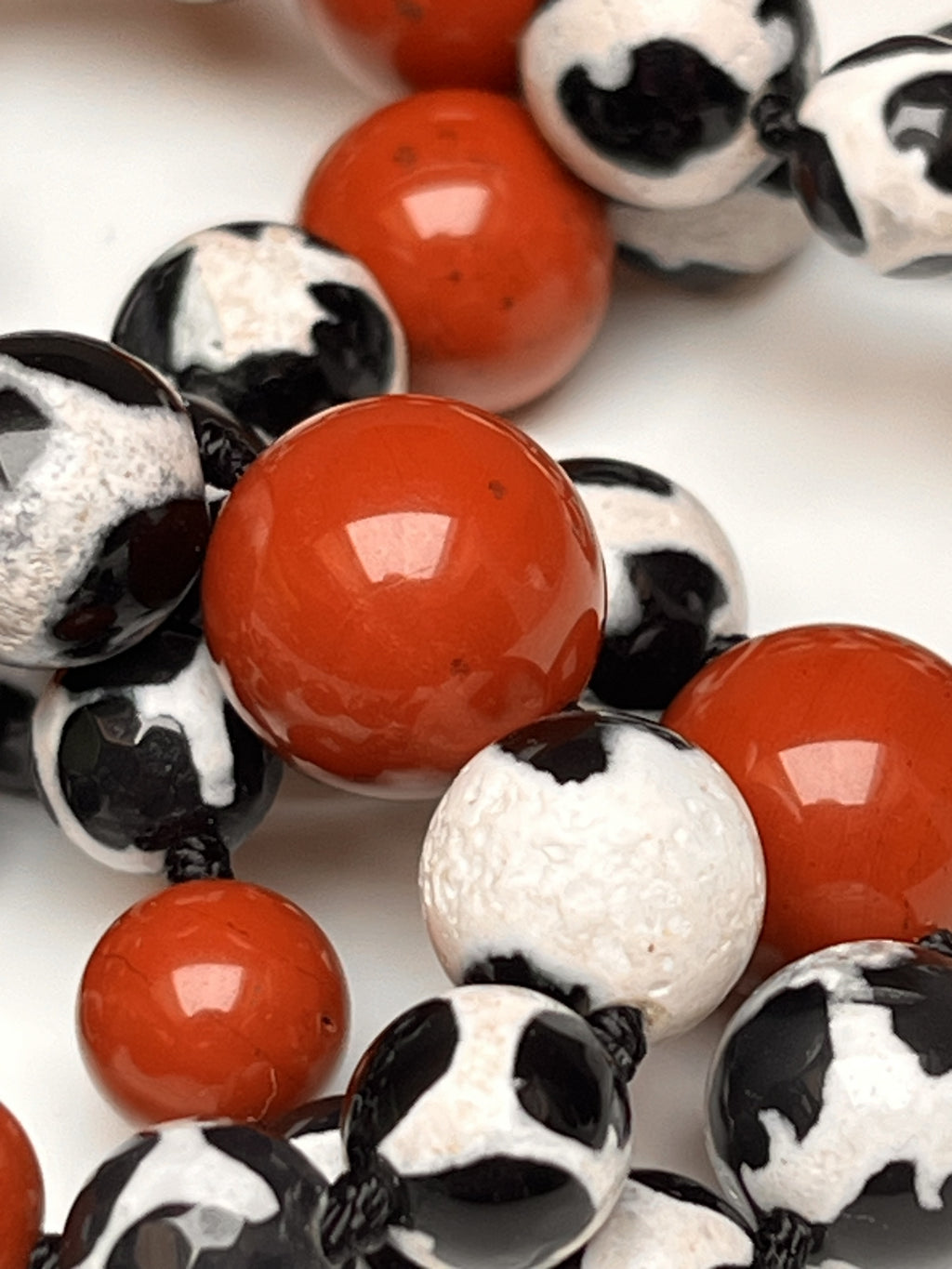 Collana artigianale con Agata tibetana e Diaspro rosso