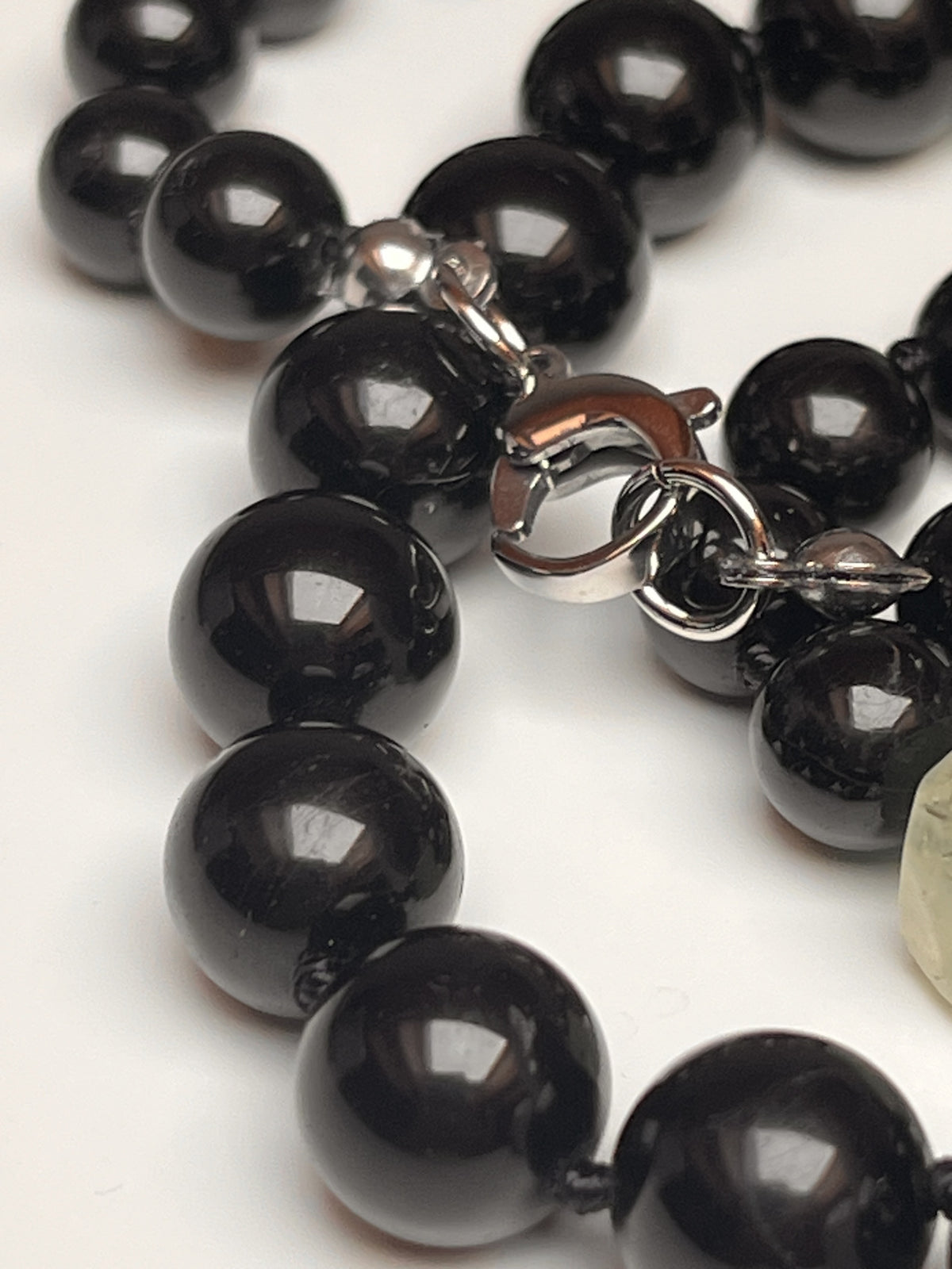 Collana lunga di Tormalina nera 8mm e Quarzo irregolare. Alta qualità