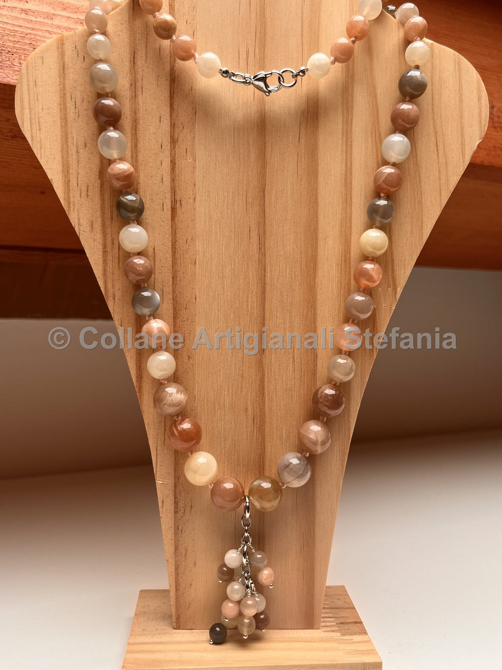 Collana con pietre dure di Pietra di Luna