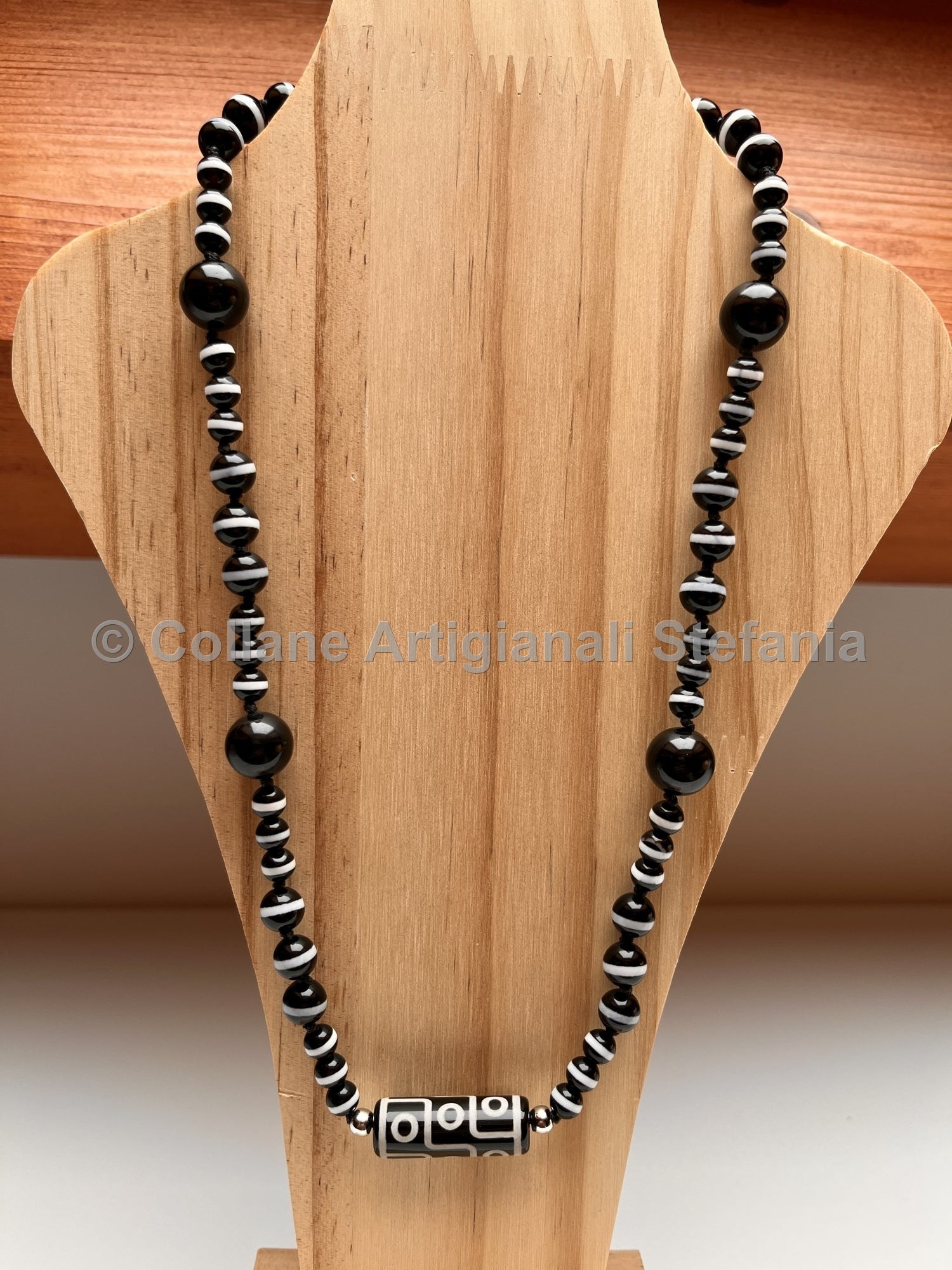 Collana con pietre dure di Agata Tibetana e Tormalina
