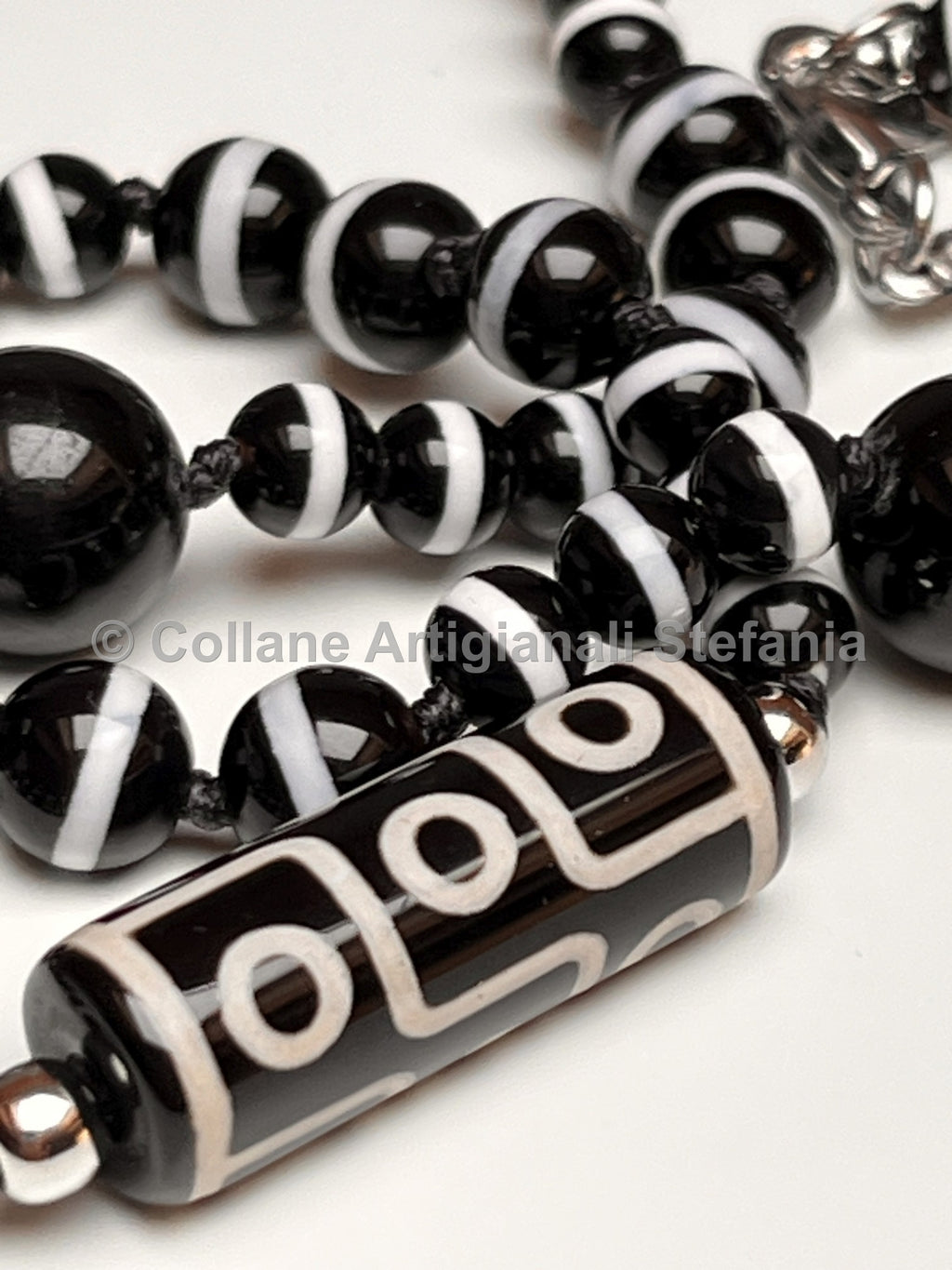Collana con pietre dure di Agata Tibetana e Tormalina