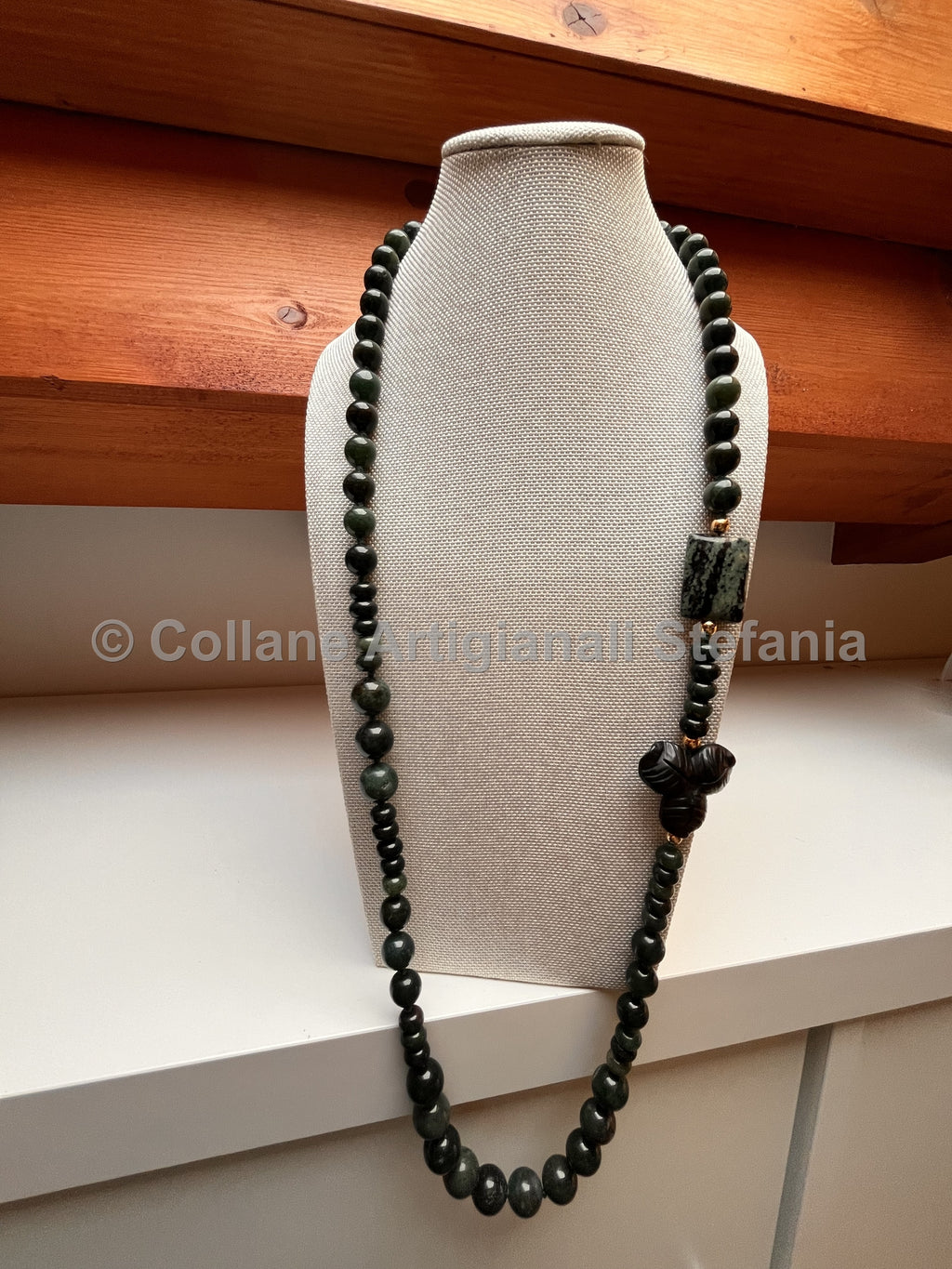Collana con pietre dure di Agata muschiata
