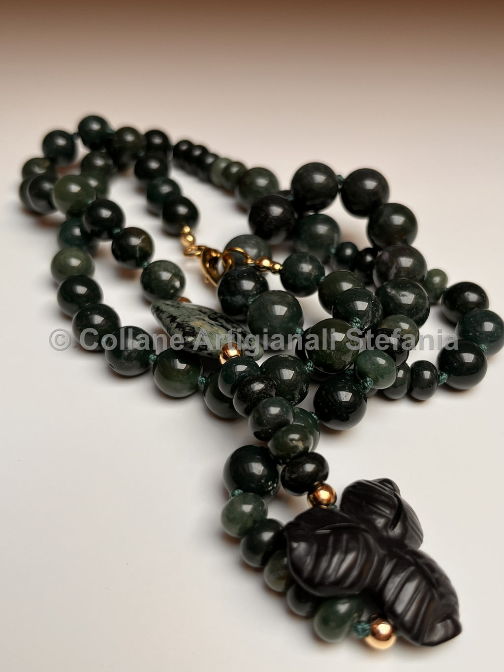 Collana con pietre dure di Agata muschiata