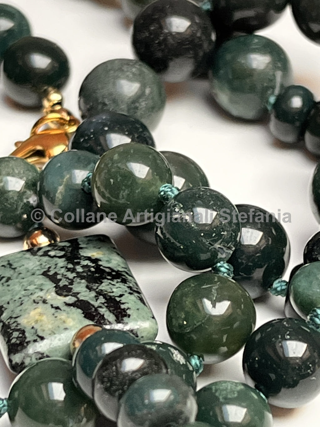 Collana con pietre dure di Agata muschiata