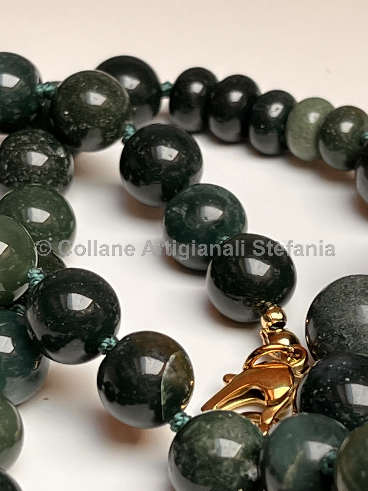 Collana con pietre dure di Agata muschiata