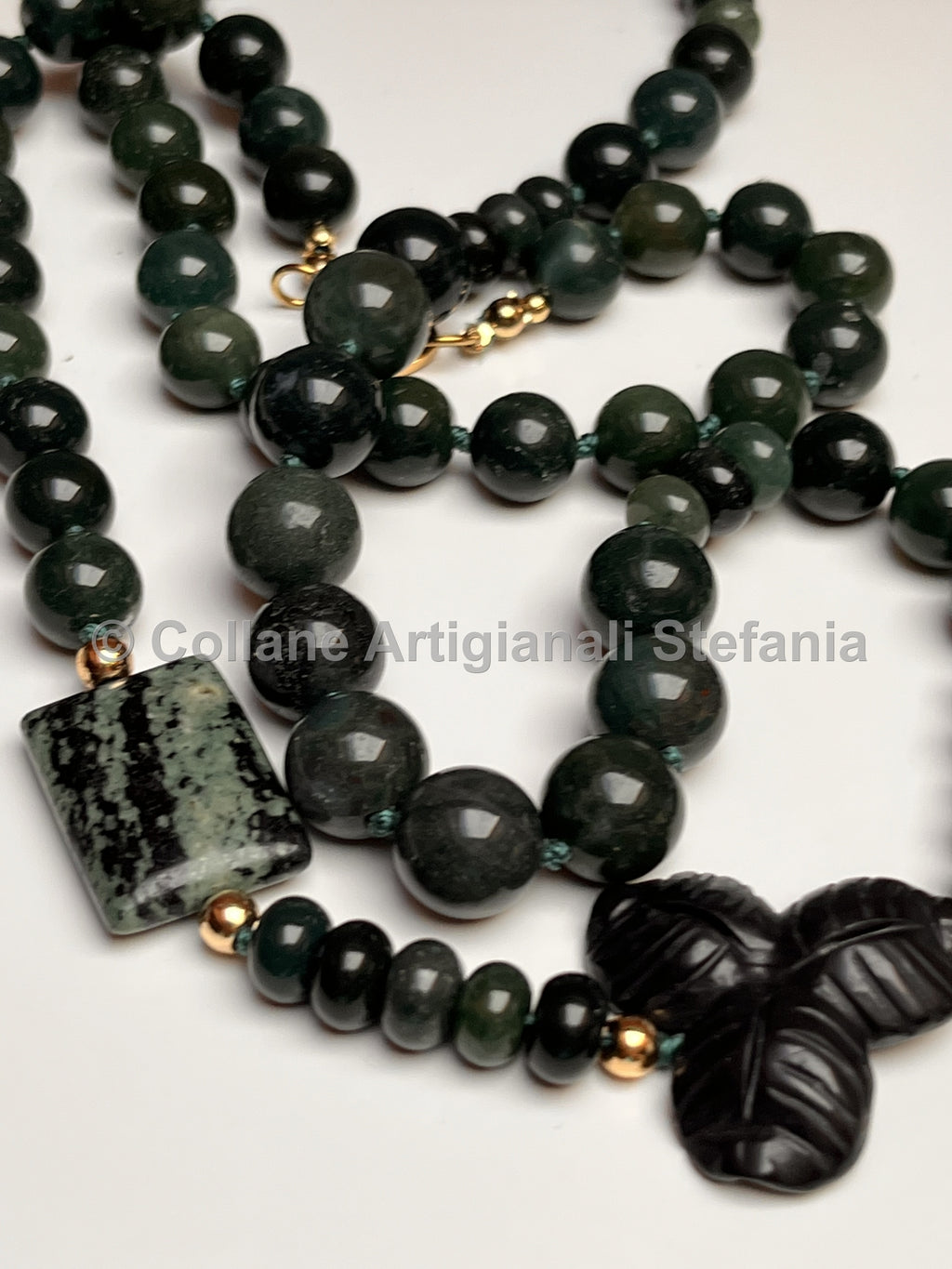 Collana con pietre dure di Agata muschiata