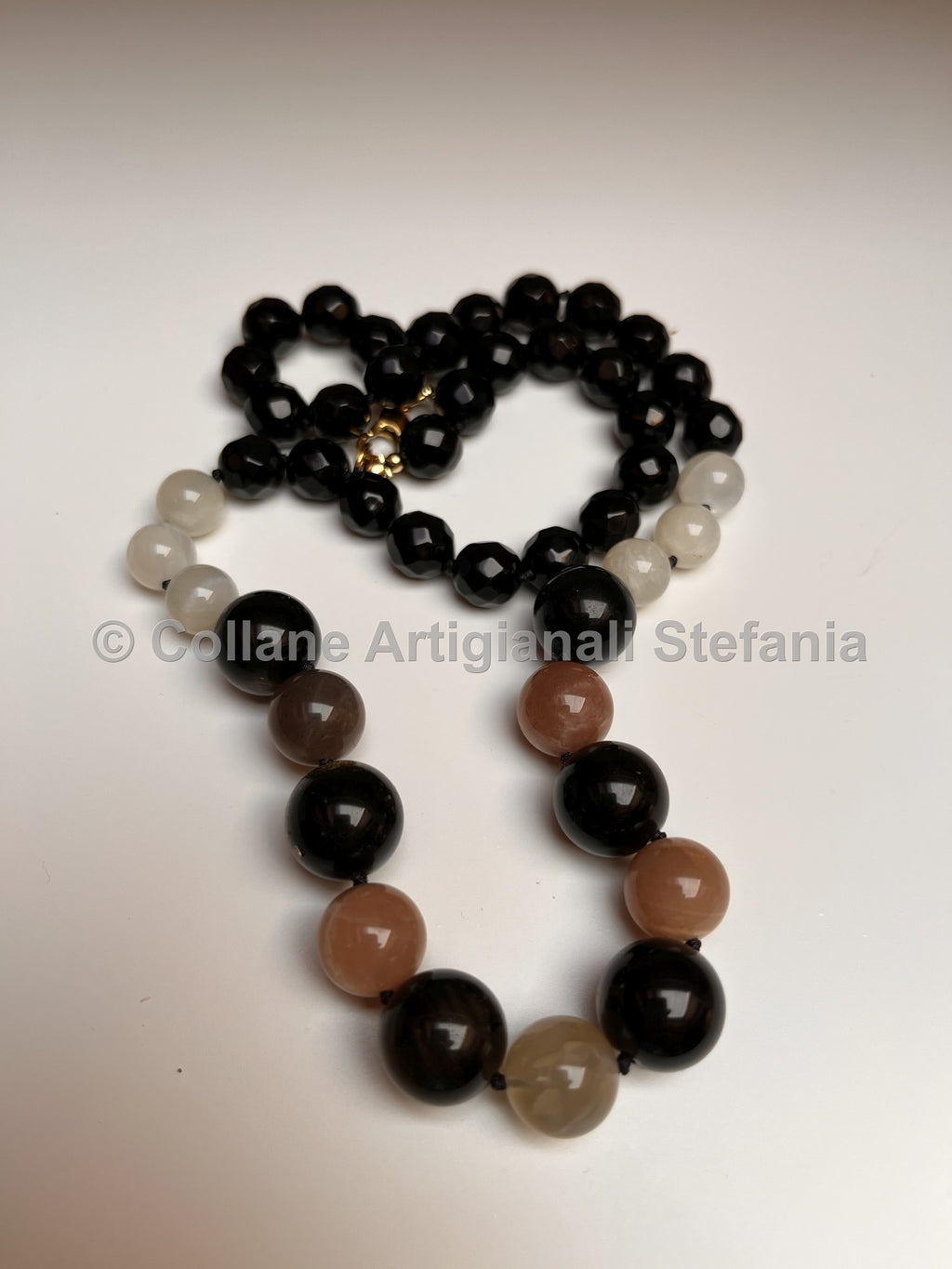Collana con pietre dure di alta qualità di Onice, Ossidiana gold e Pietra di Luna.