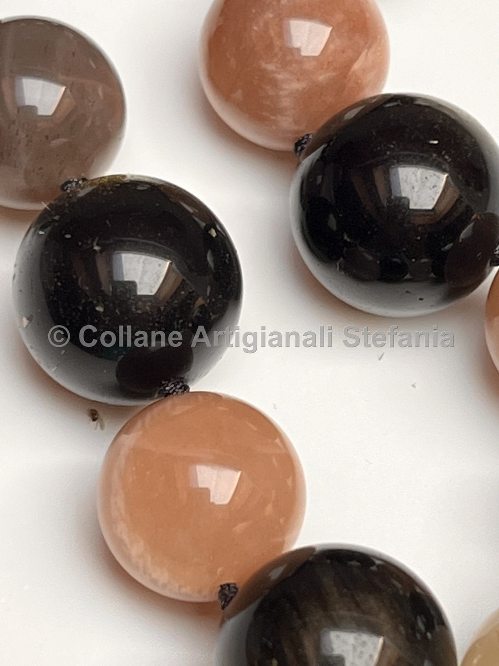 Collana con pietre dure di alta qualità di Onice, Ossidiana gold e Pietra di Luna.