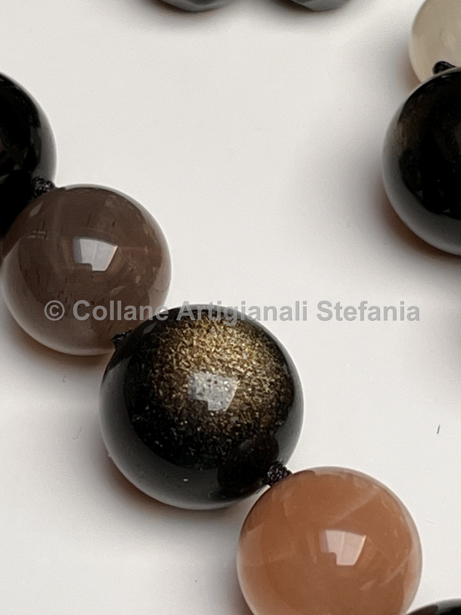 Collana con pietre dure di alta qualità di Onice, Ossidiana gold e Pietra di Luna.
