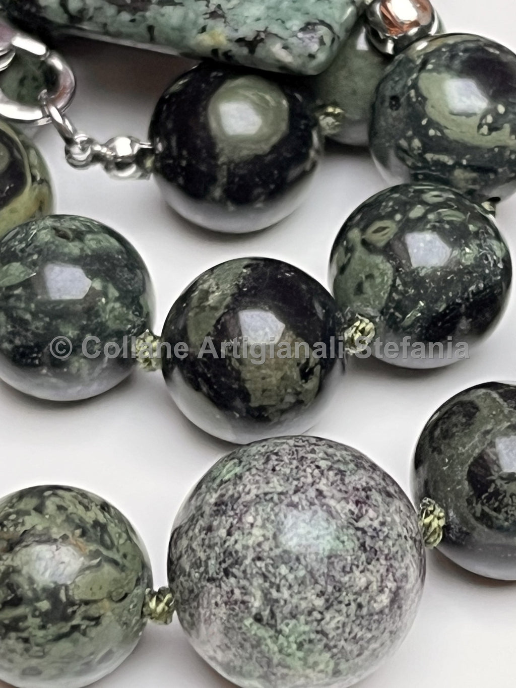 Collana con pietre dure di Diaspro Kambaba