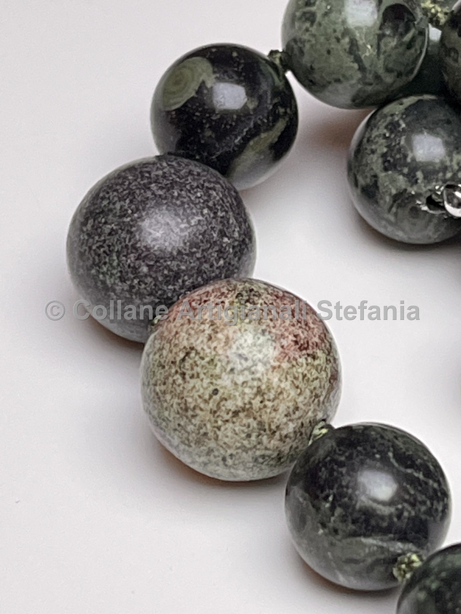 Collana con pietre dure di Diaspro Kambaba