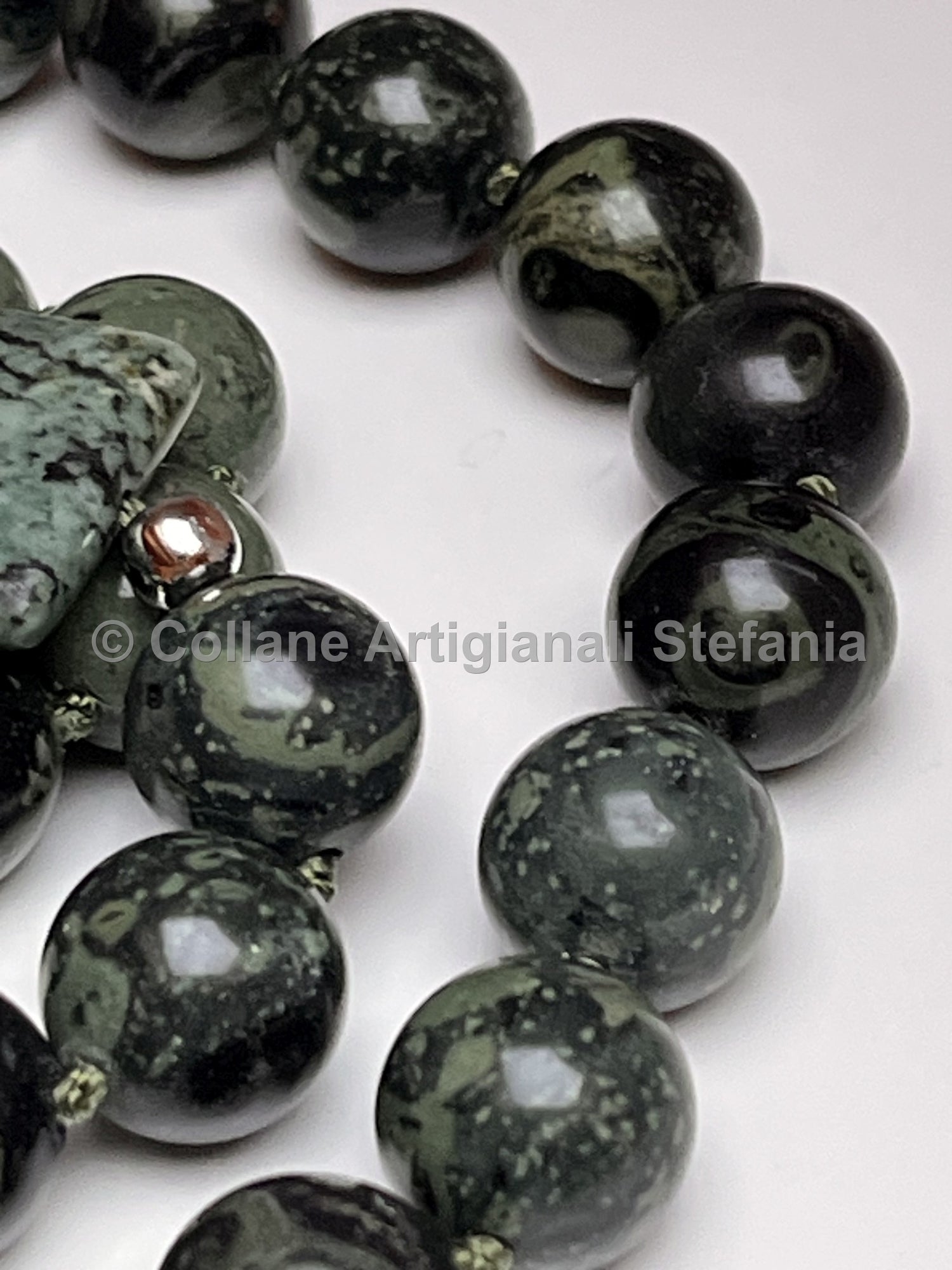 Collana con pietre dure di Diaspro Kambaba