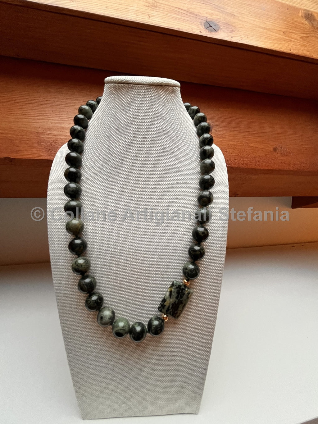Collana con pietre dure di Diaspro Kambaba