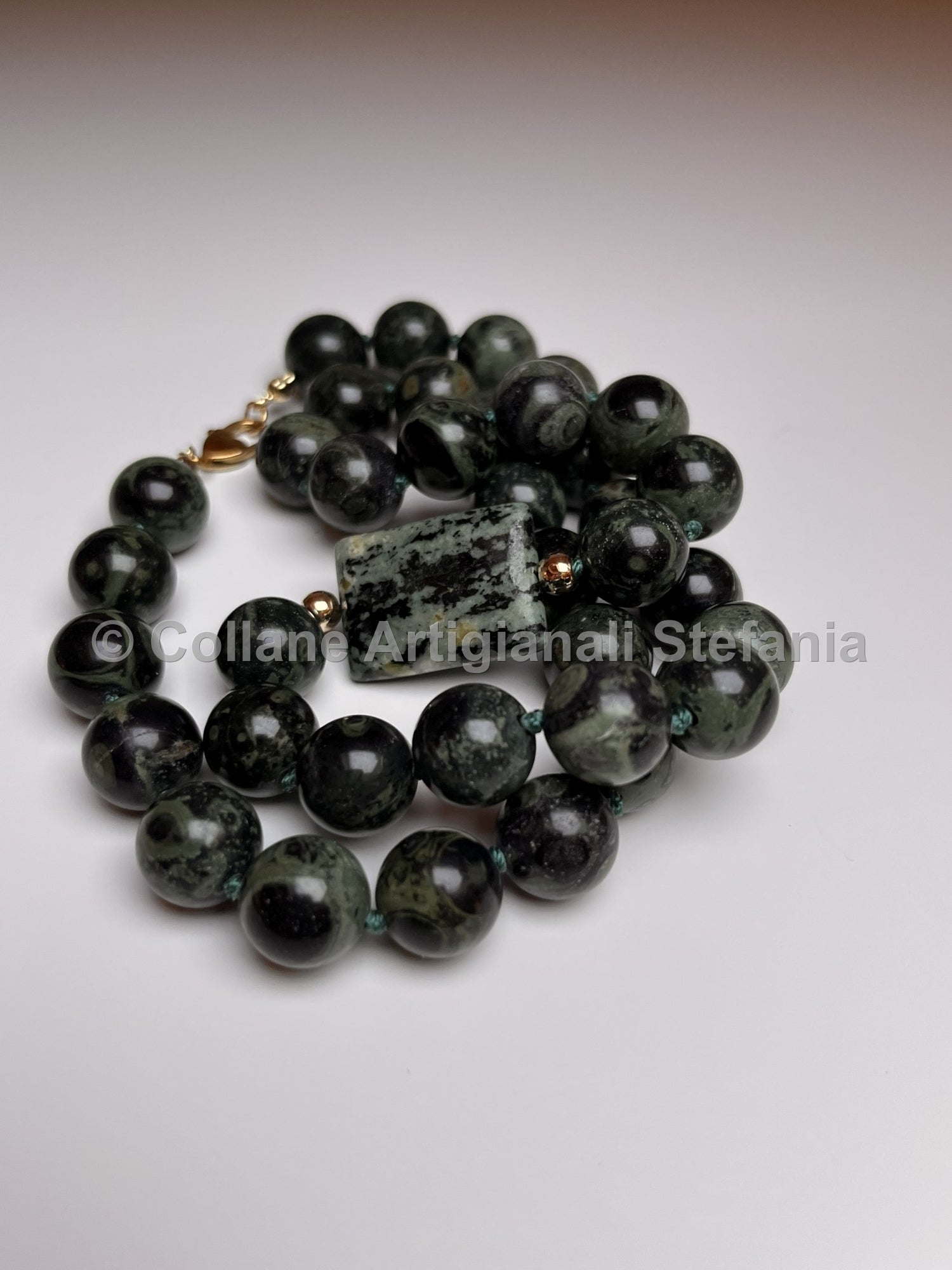Collana con pietre dure di Diaspro Kambaba