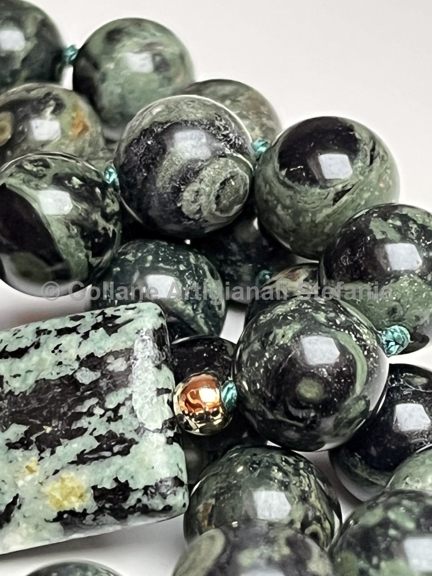Collana con pietre dure di Diaspro Kambaba