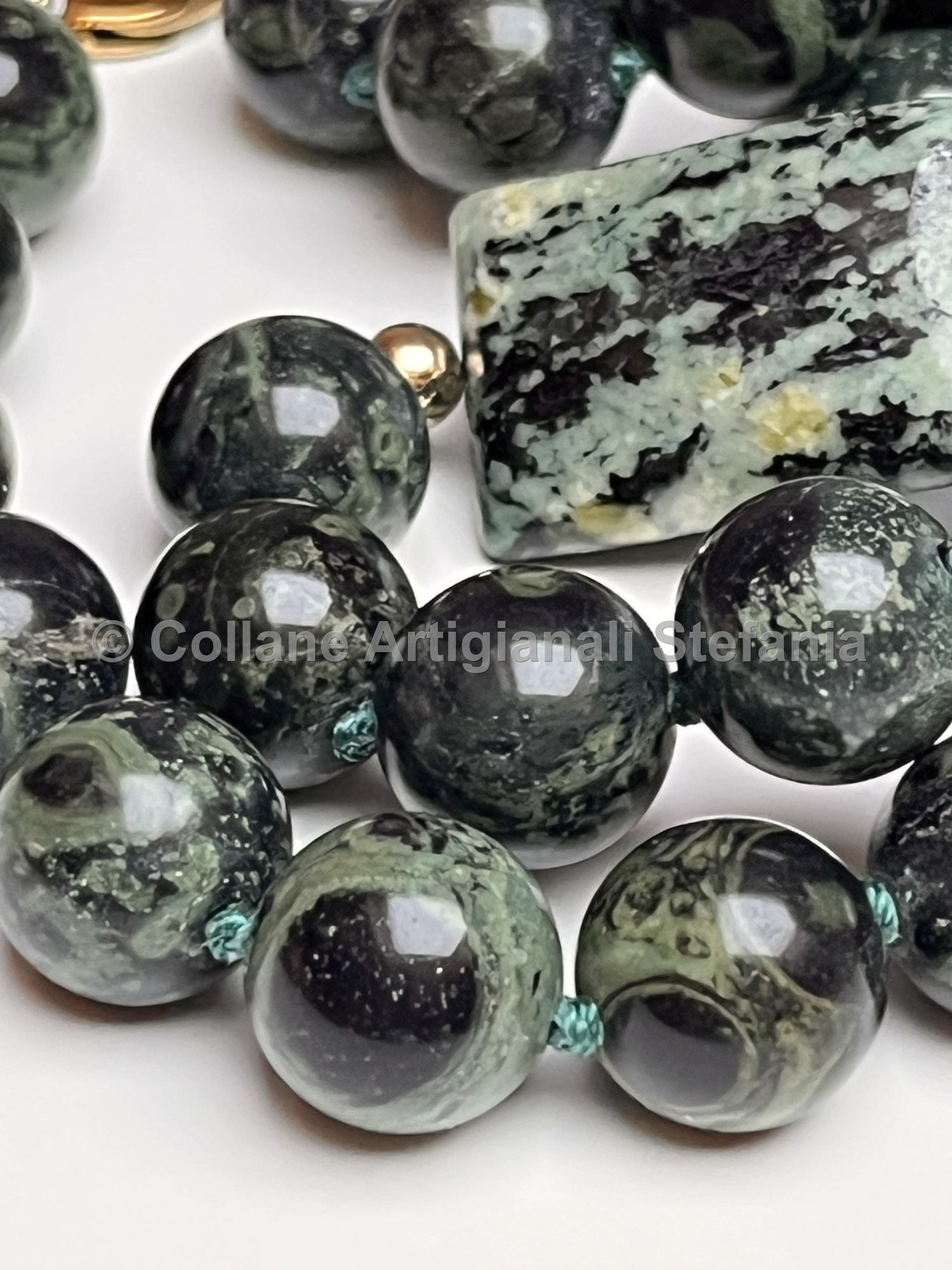 Collana con pietre dure di Diaspro Kambaba