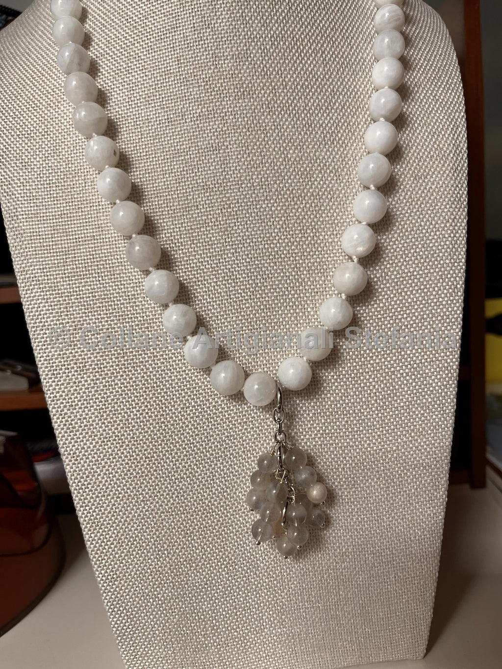 Collana con pietre dure di eccellente qualità di Pietra di Luna