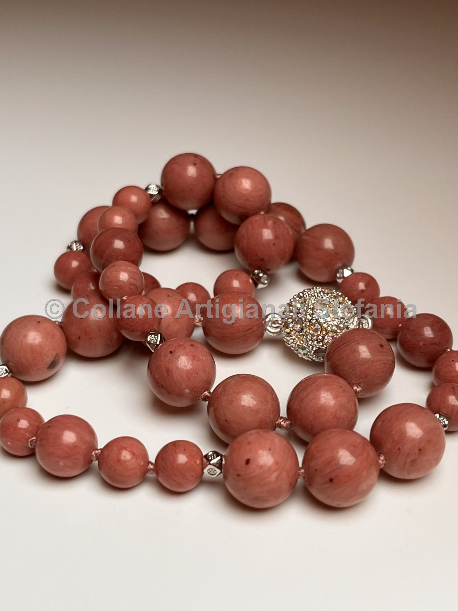 Collana con pietre dure di Rodonite