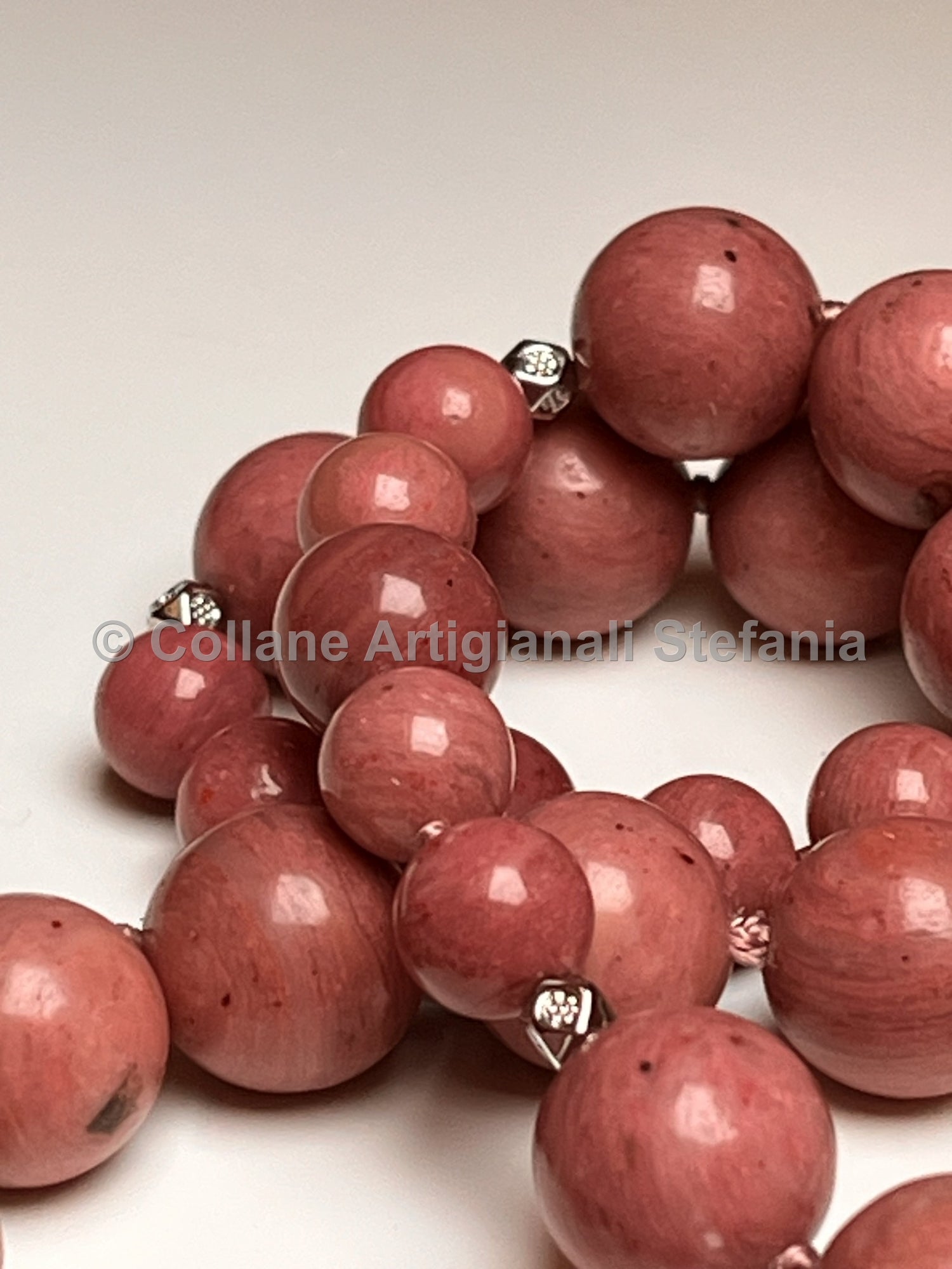 Collana con pietre dure di Rodonite