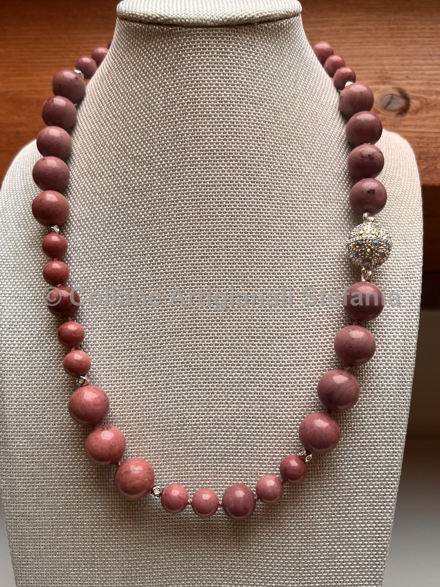 Collana con pietre dure di Rodonite