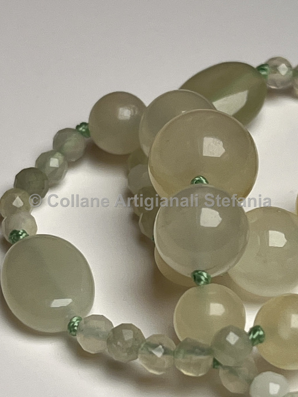 Collana con pietre dure di New Jade