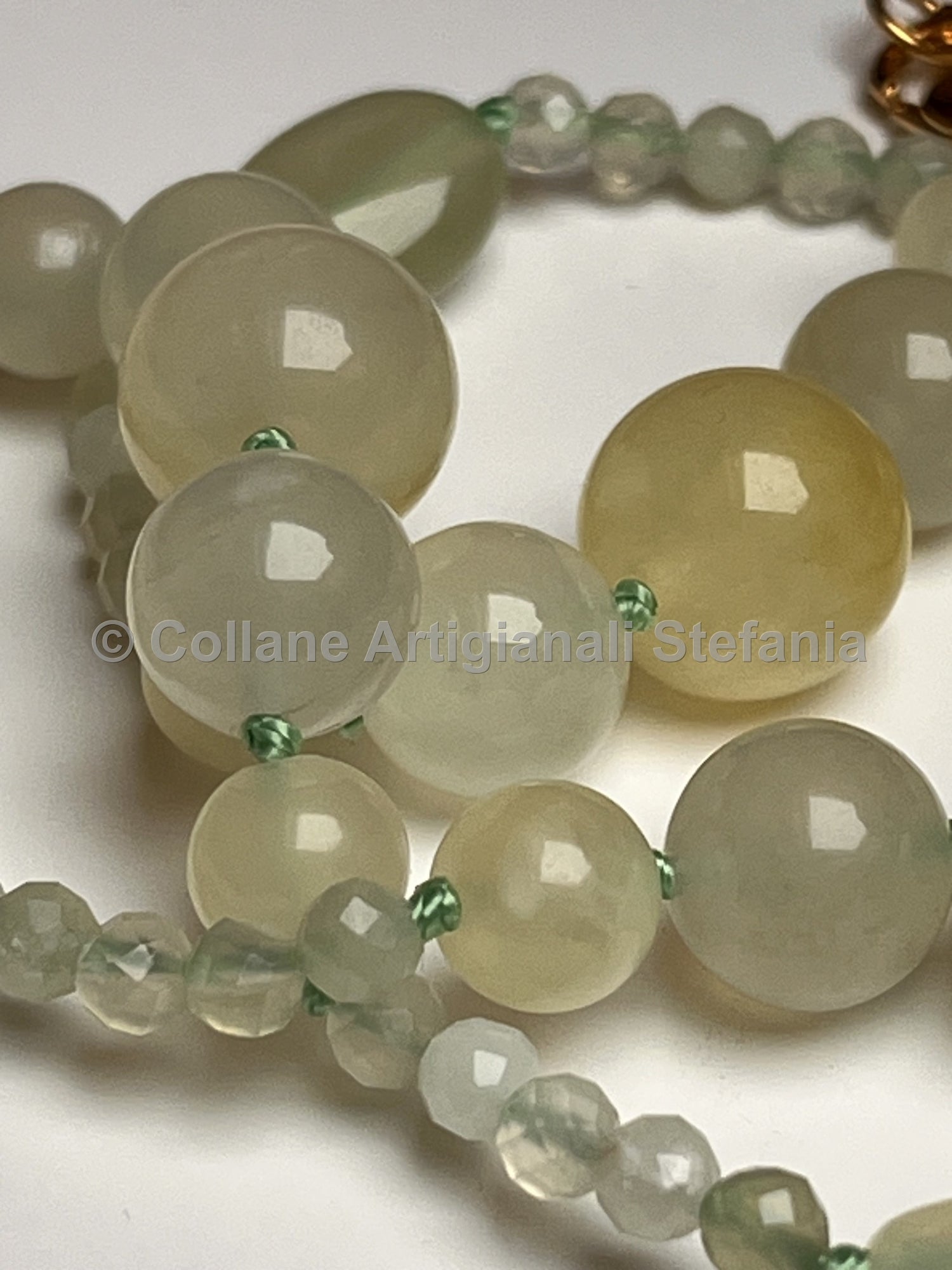 Collana con pietre dure di New Jade