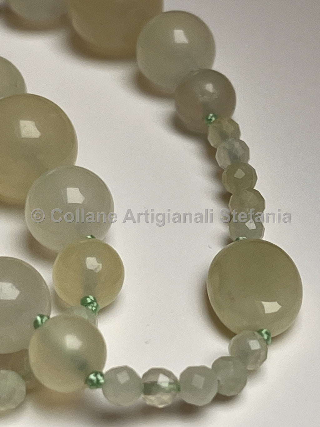 Collana con pietre dure di New Jade