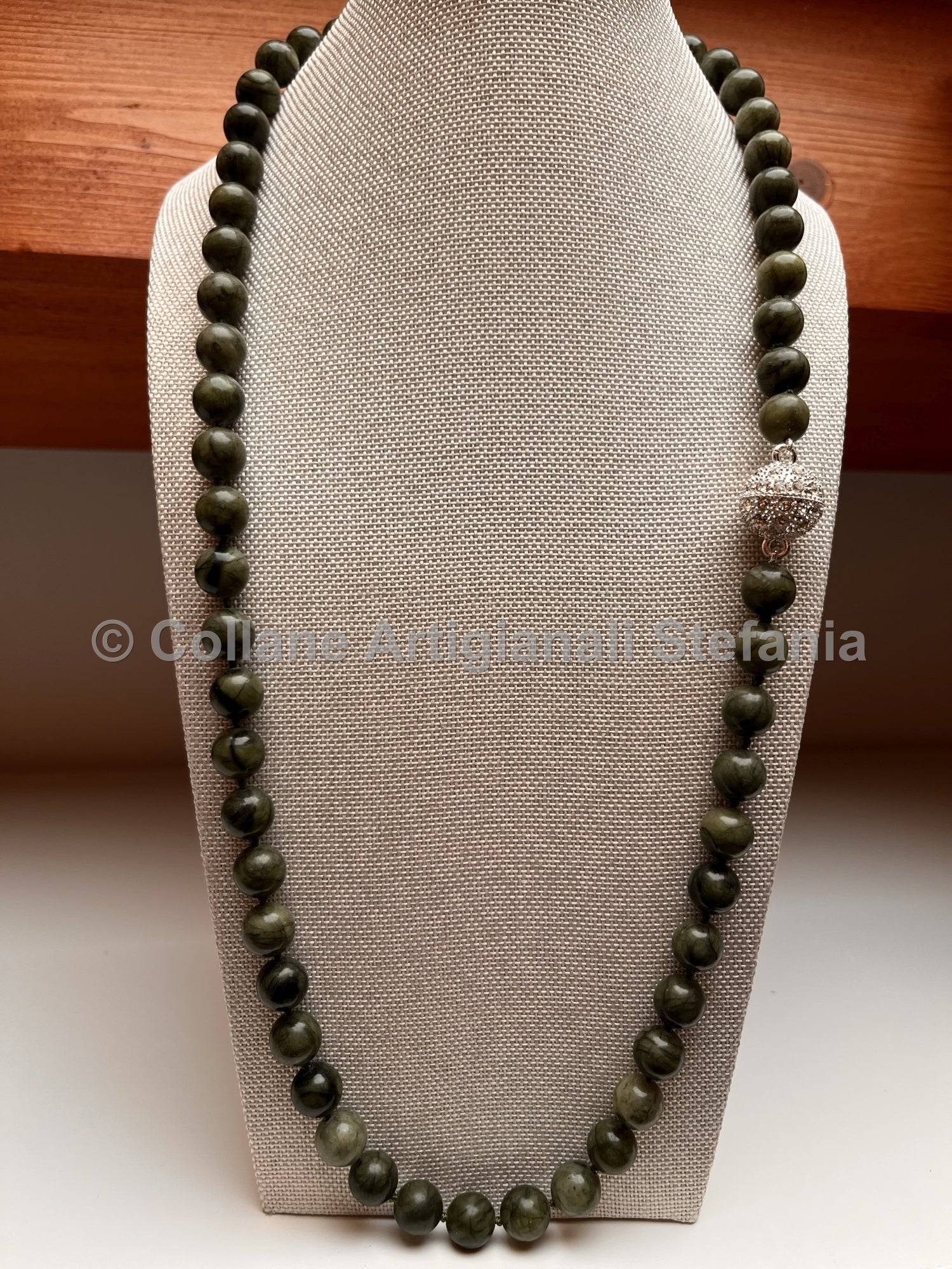Collana con pietre dure di Giada