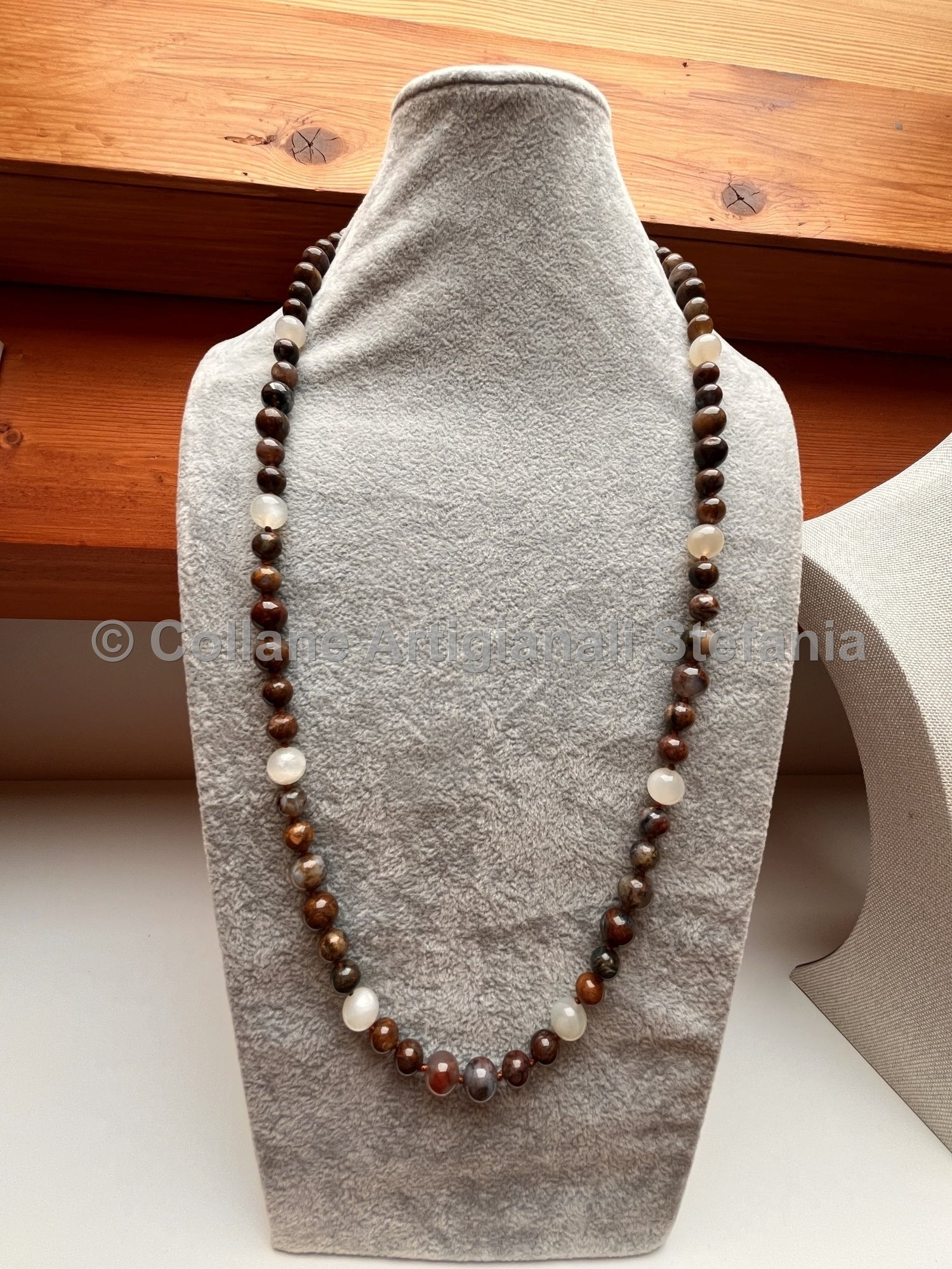 Collana con pietre dure di Pietersite e Pietra di Luna