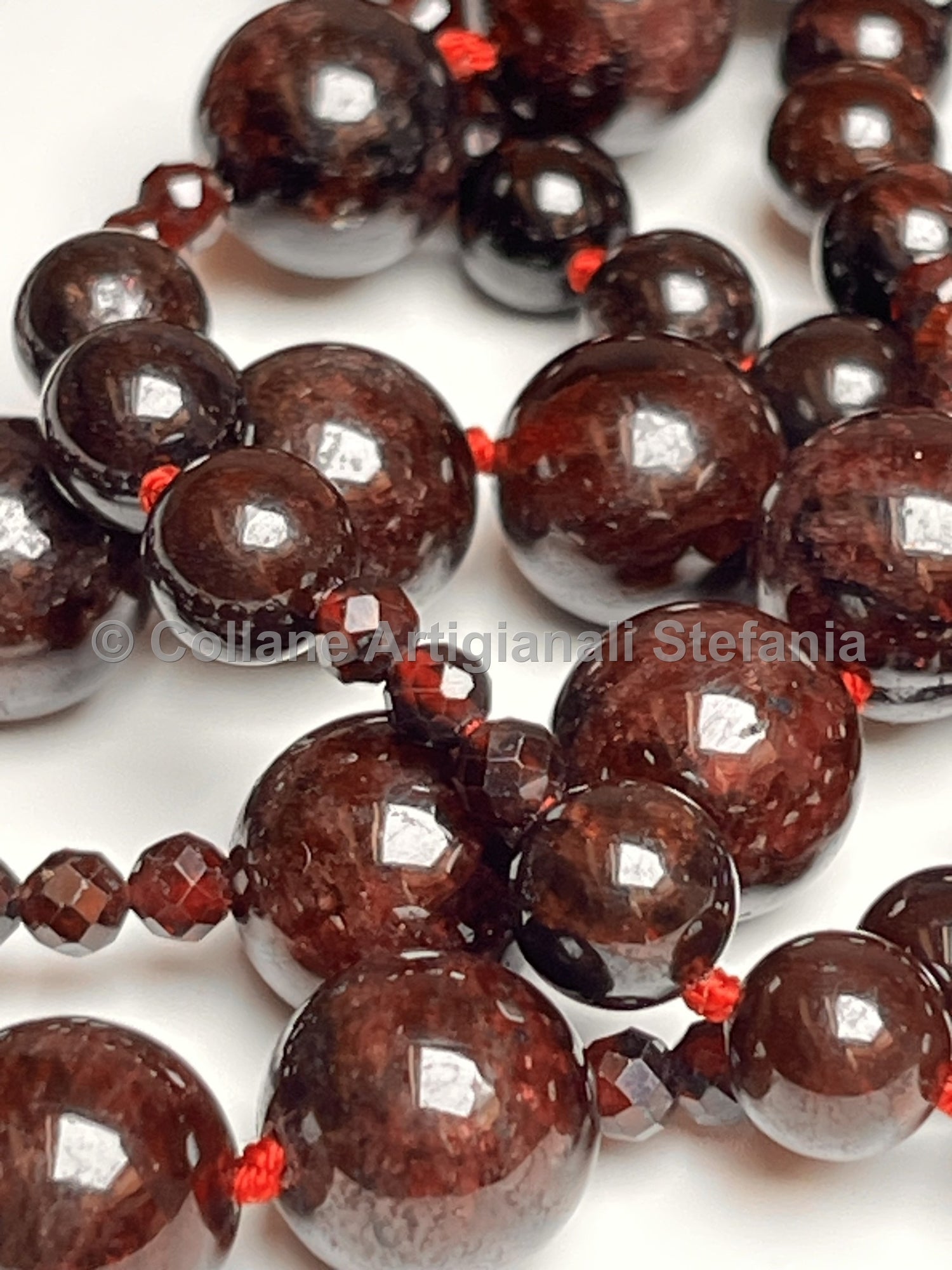 Collana con pietre dure di Granato