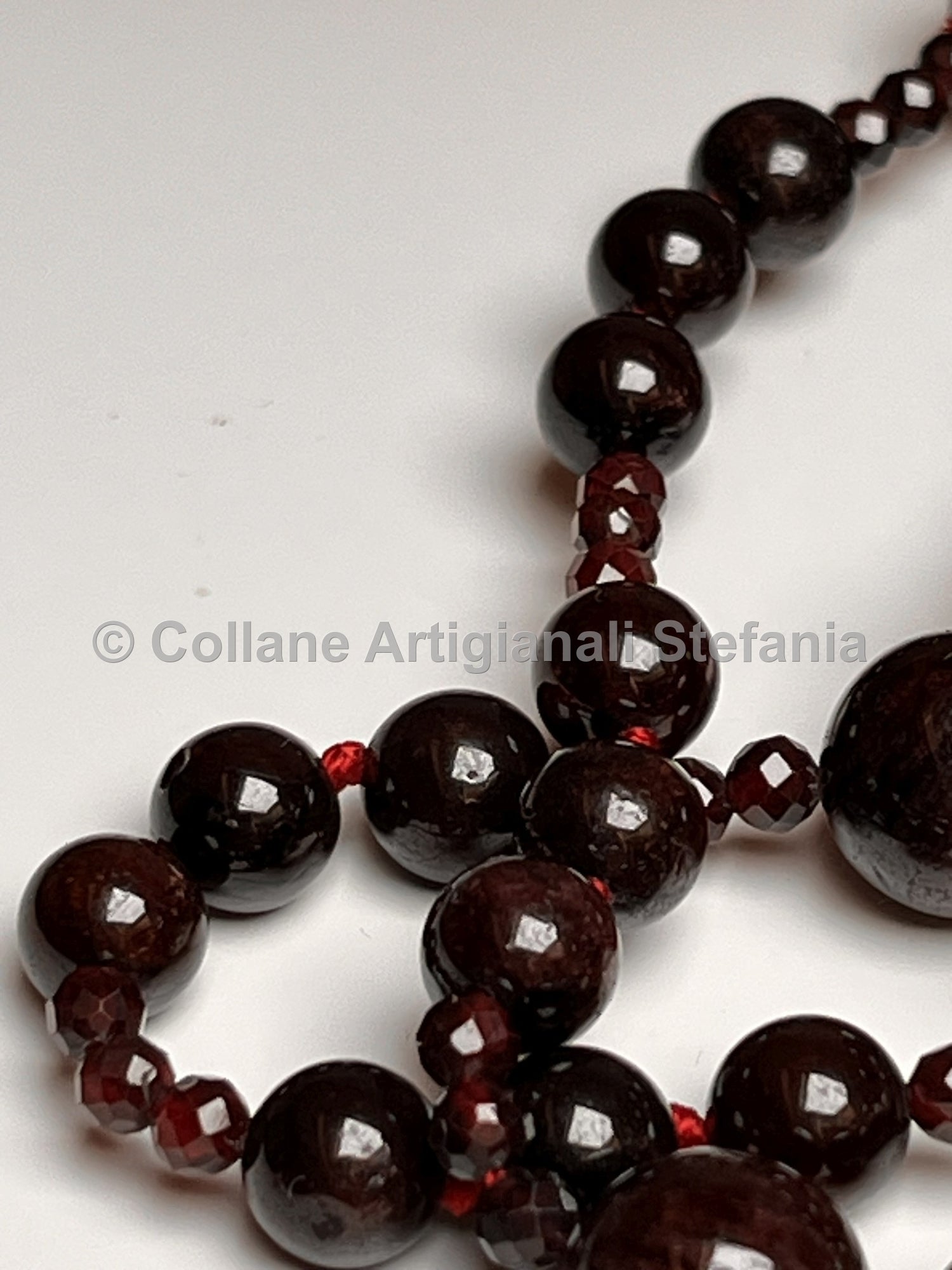 Collana con pietre dure di Granato