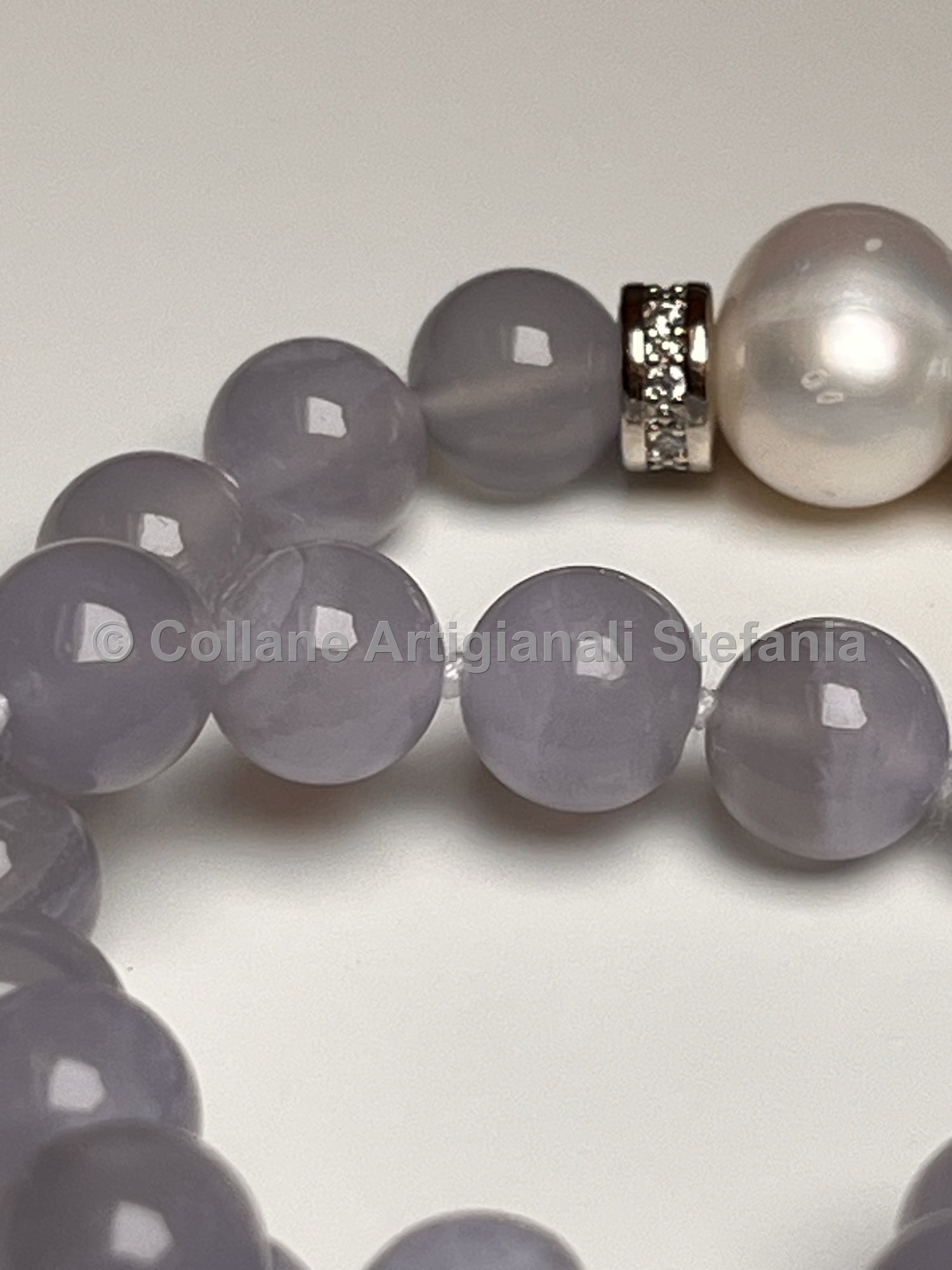 Collana con pietre dure di Agata Blu lace di eccellente qualità.