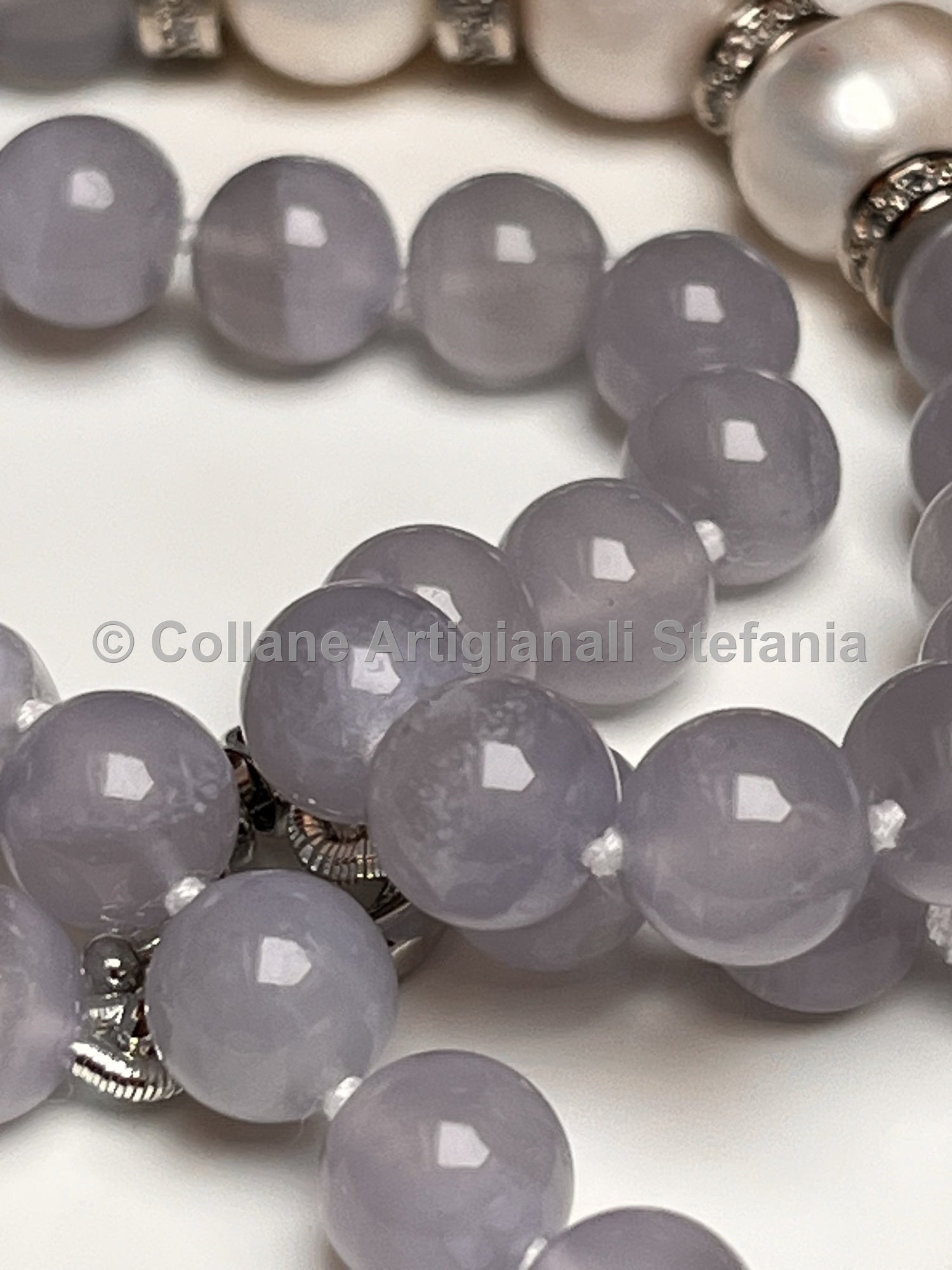 Collana con pietre dure di Agata Blu lace di eccellente qualità.