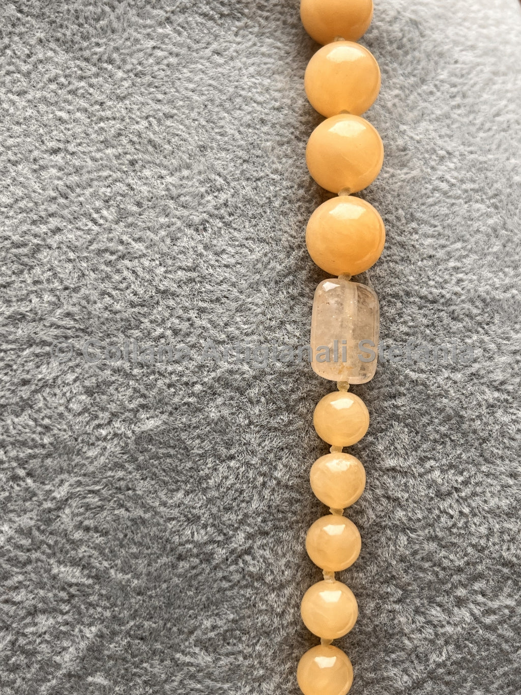 Collana con pietre dure di Giada giallo miele.