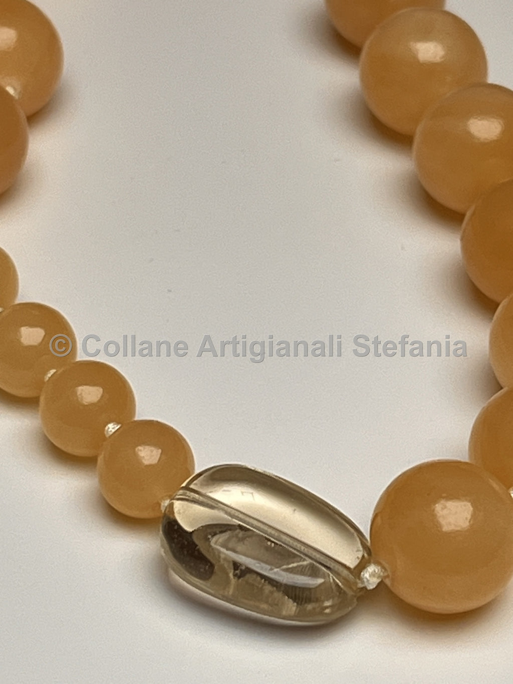 Collana con pietre dure di Giada giallo miele.