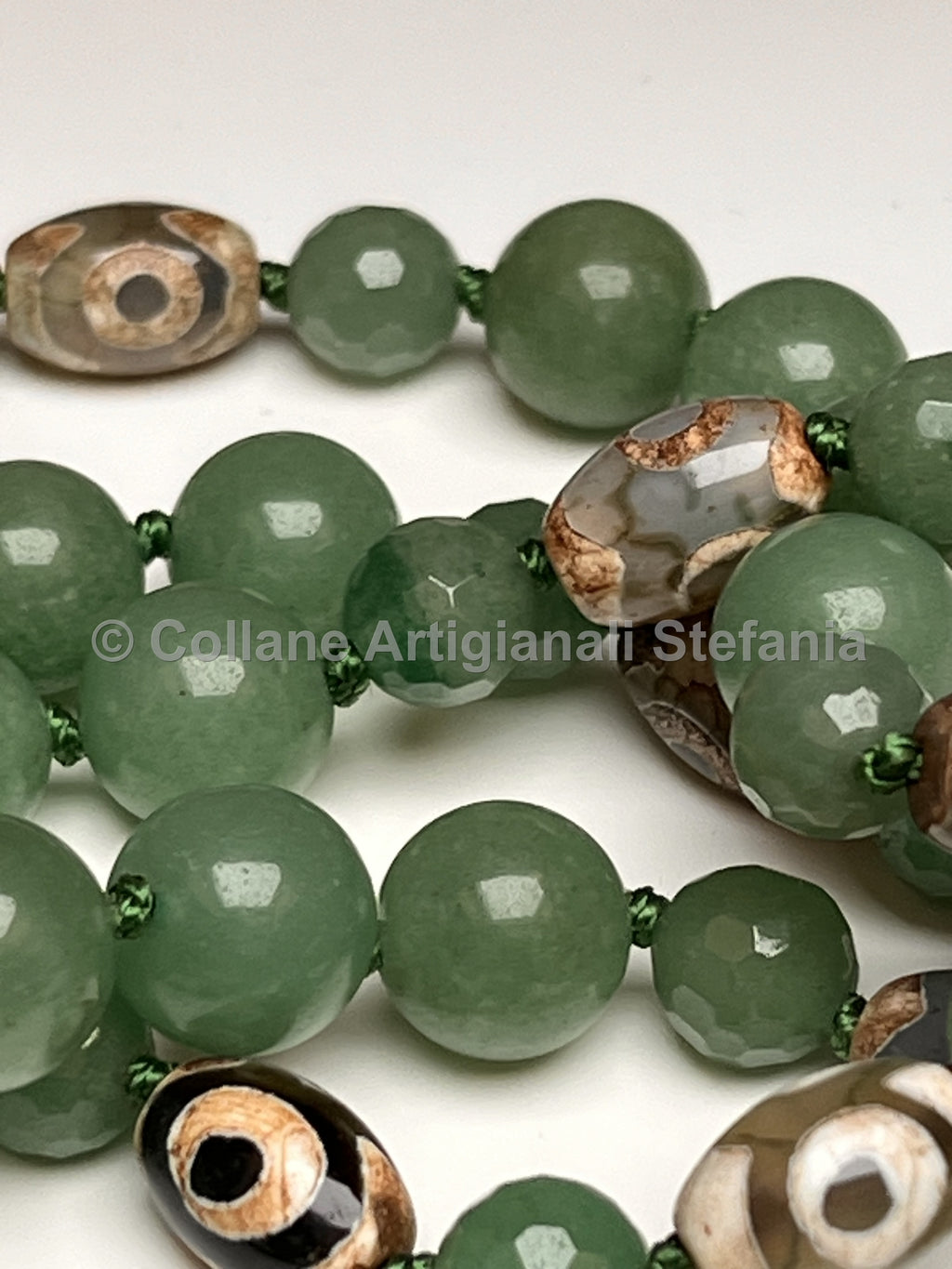 Collana con pietre dure di Giada verde e Agata Tibetana