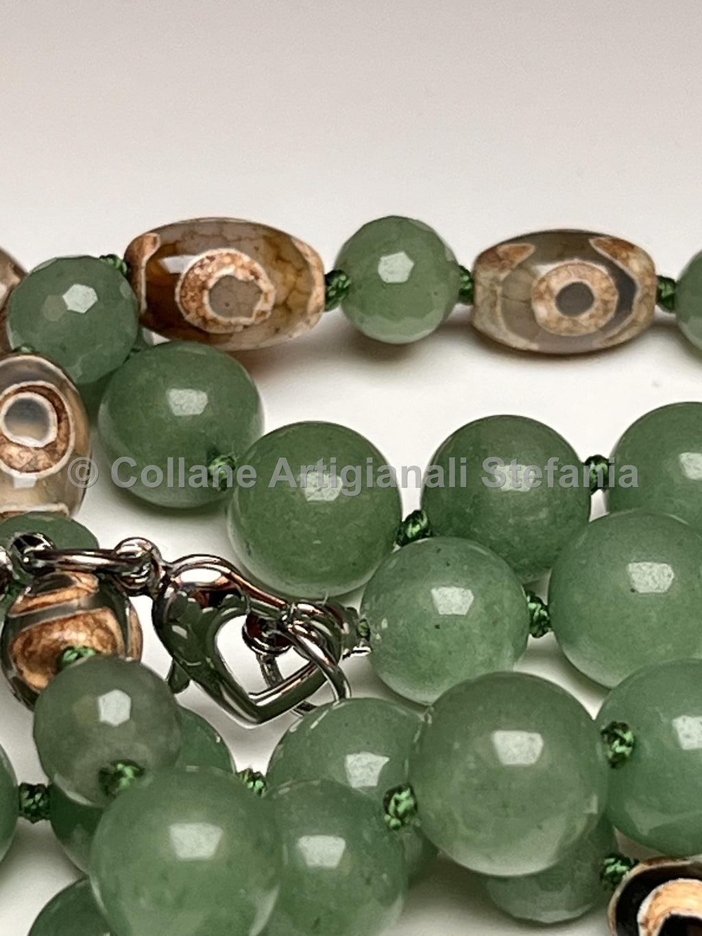 Collana con pietre dure di Giada verde e Agata Tibetana