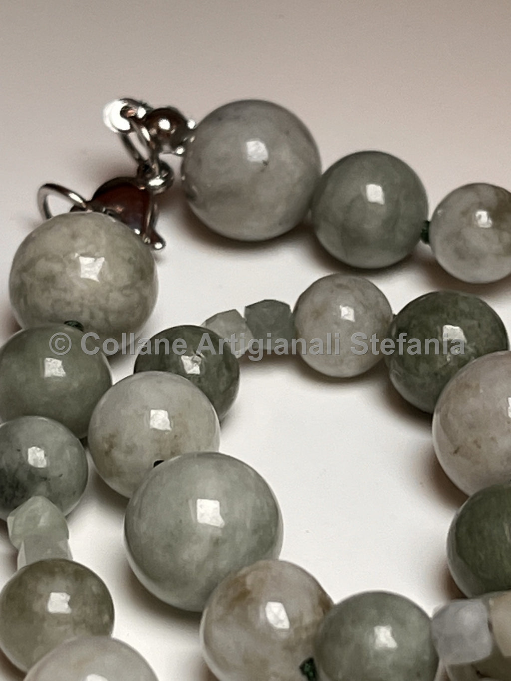 Collana con pietre dure di alta qualità di Giada Birmana.
