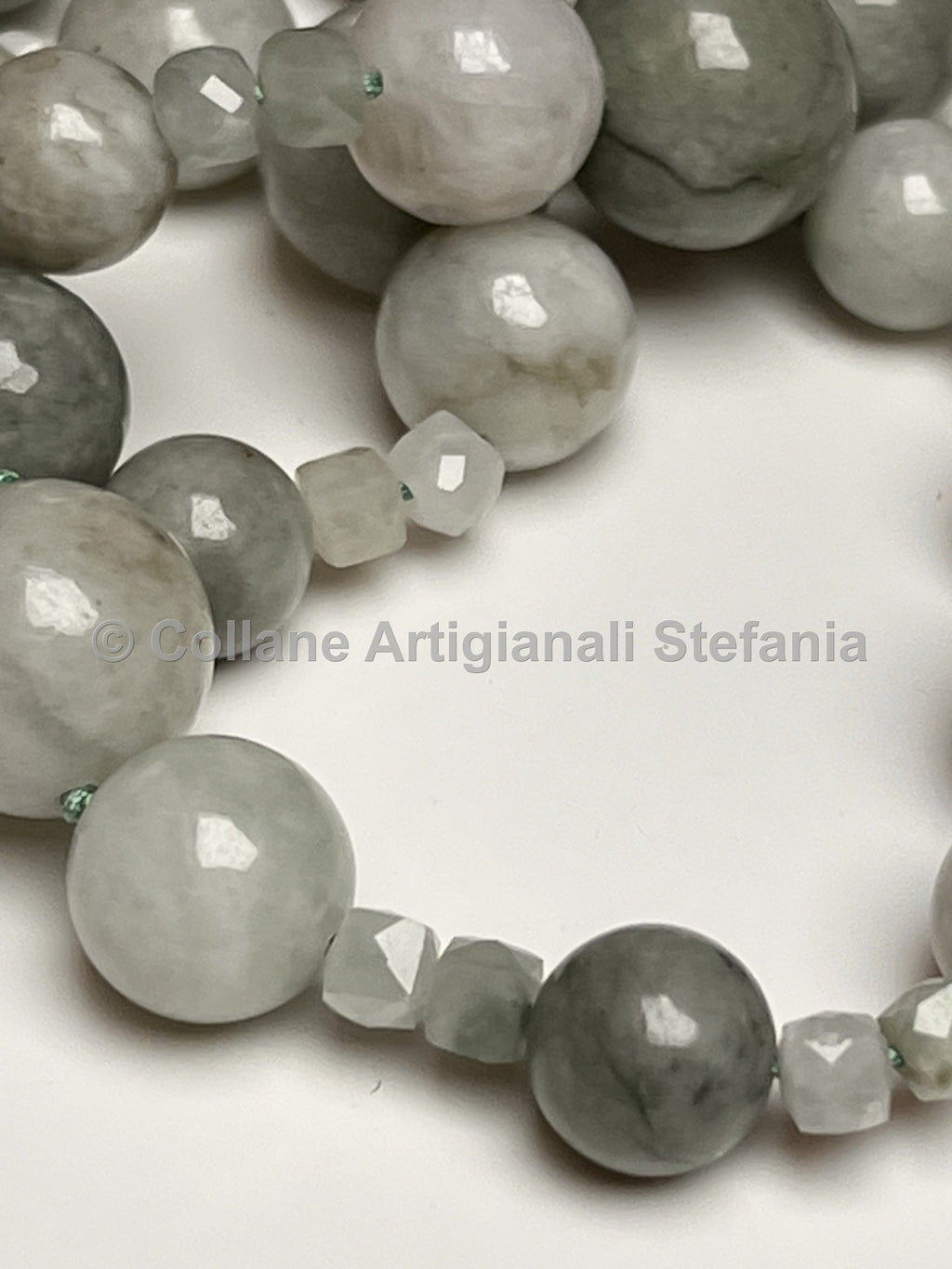 Collana con pietre dure di alta qualità di Giada Birmana.