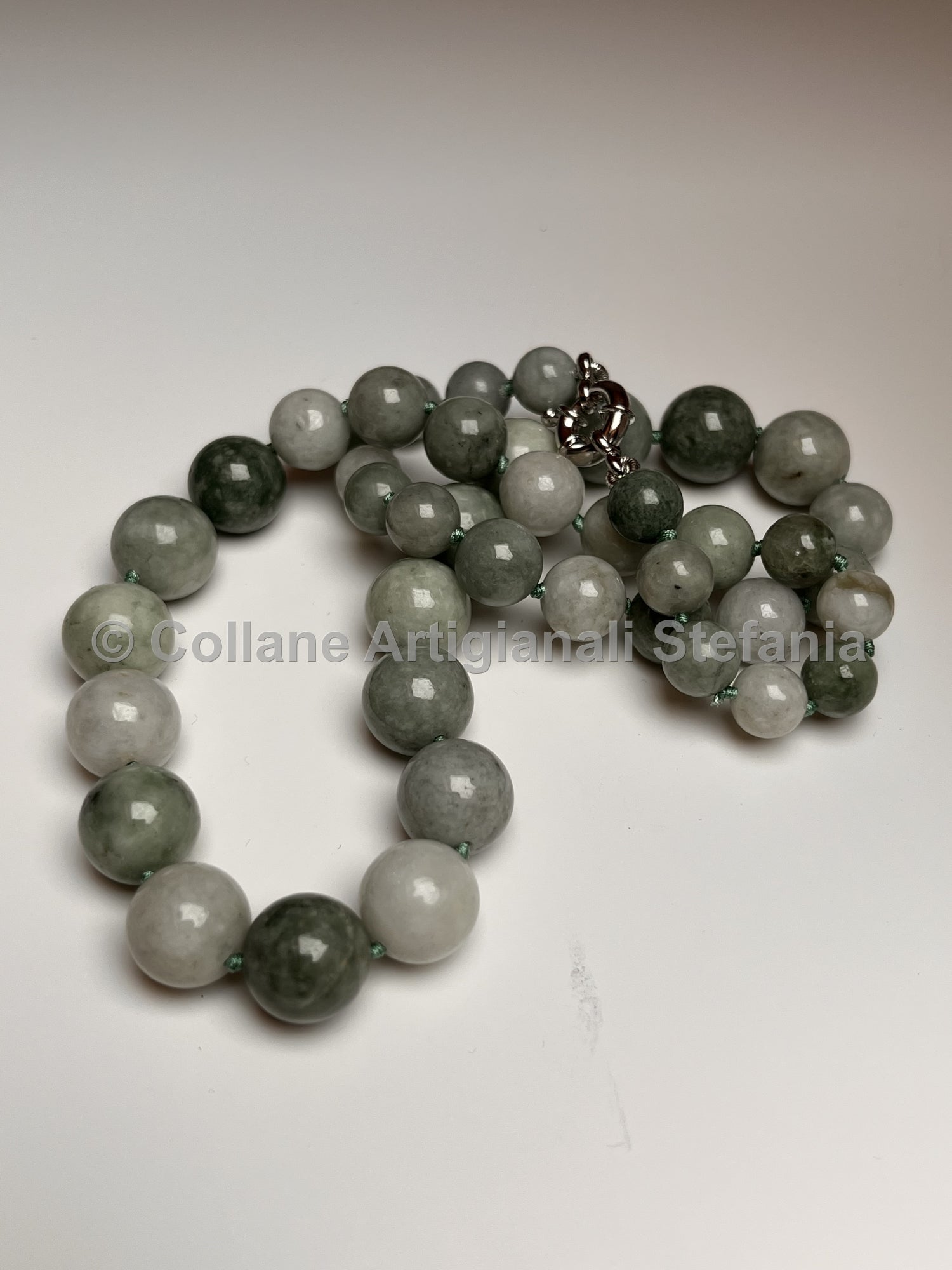 Collana con pietre dure di alta qualità di Giada Birmana.