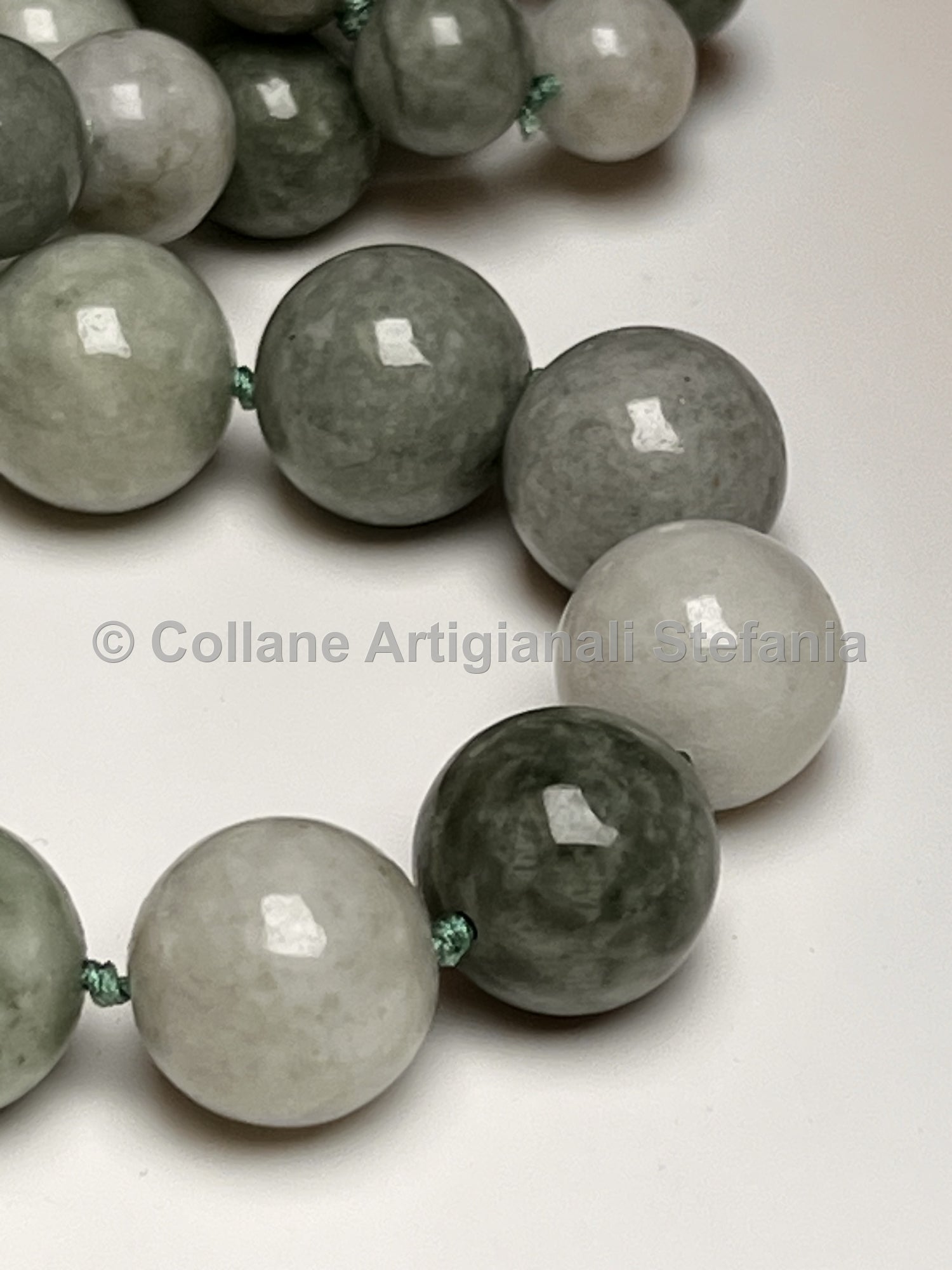 Collana con pietre dure di alta qualità di Giada Birmana.