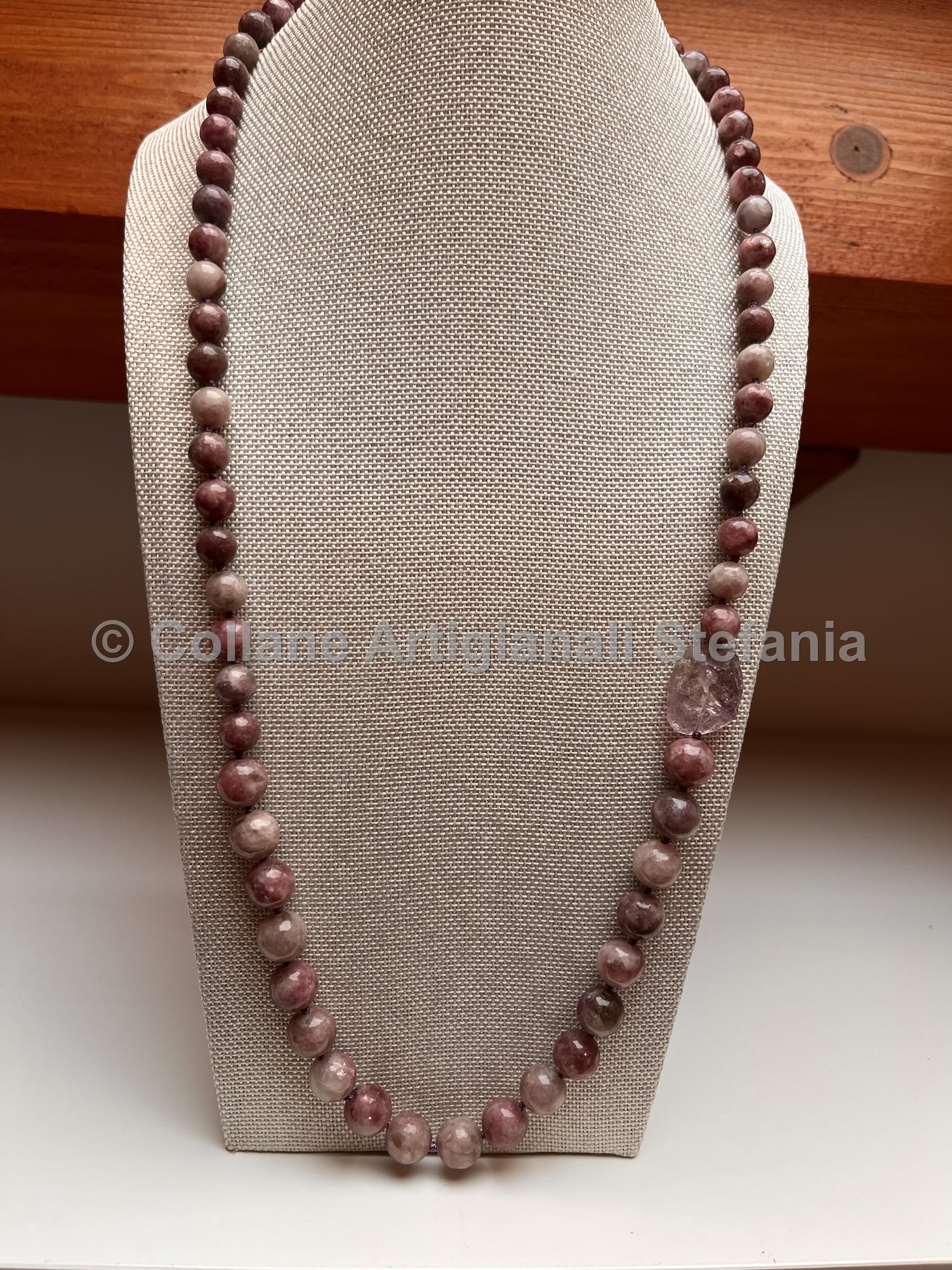 Collana con pietre dure di Lepidolite di alta qualità