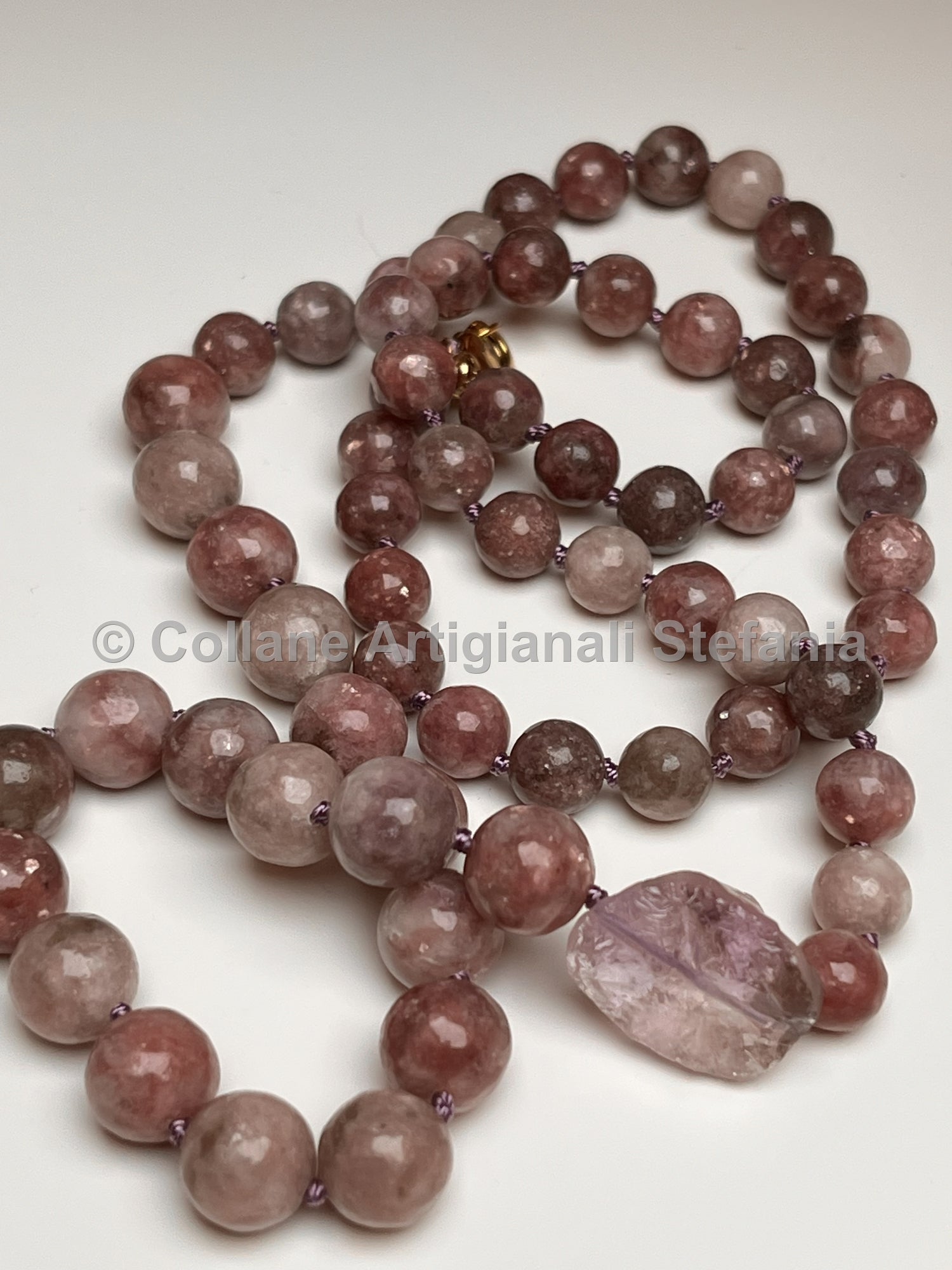 Collana con pietre dure di Lepidolite di alta qualità