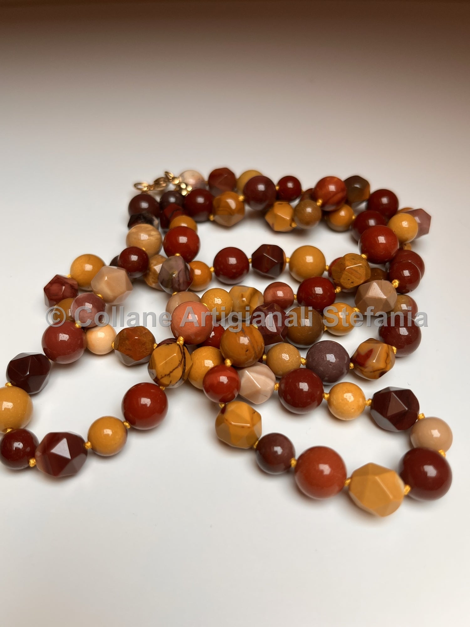 Collana con pietre dure di Mookaite di ottima qualità