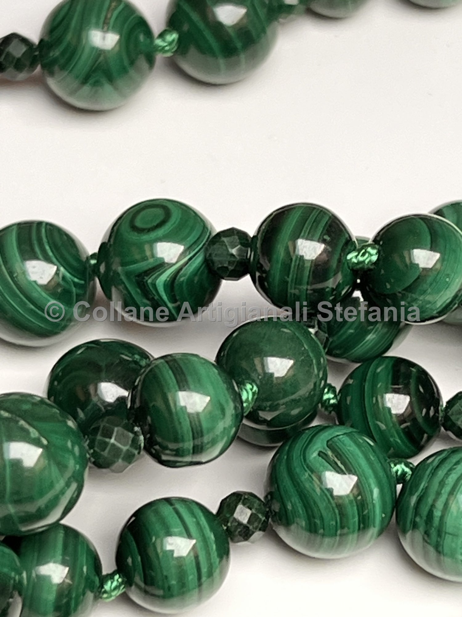 Collana con pietre dure di Malachite di eccellente qualità